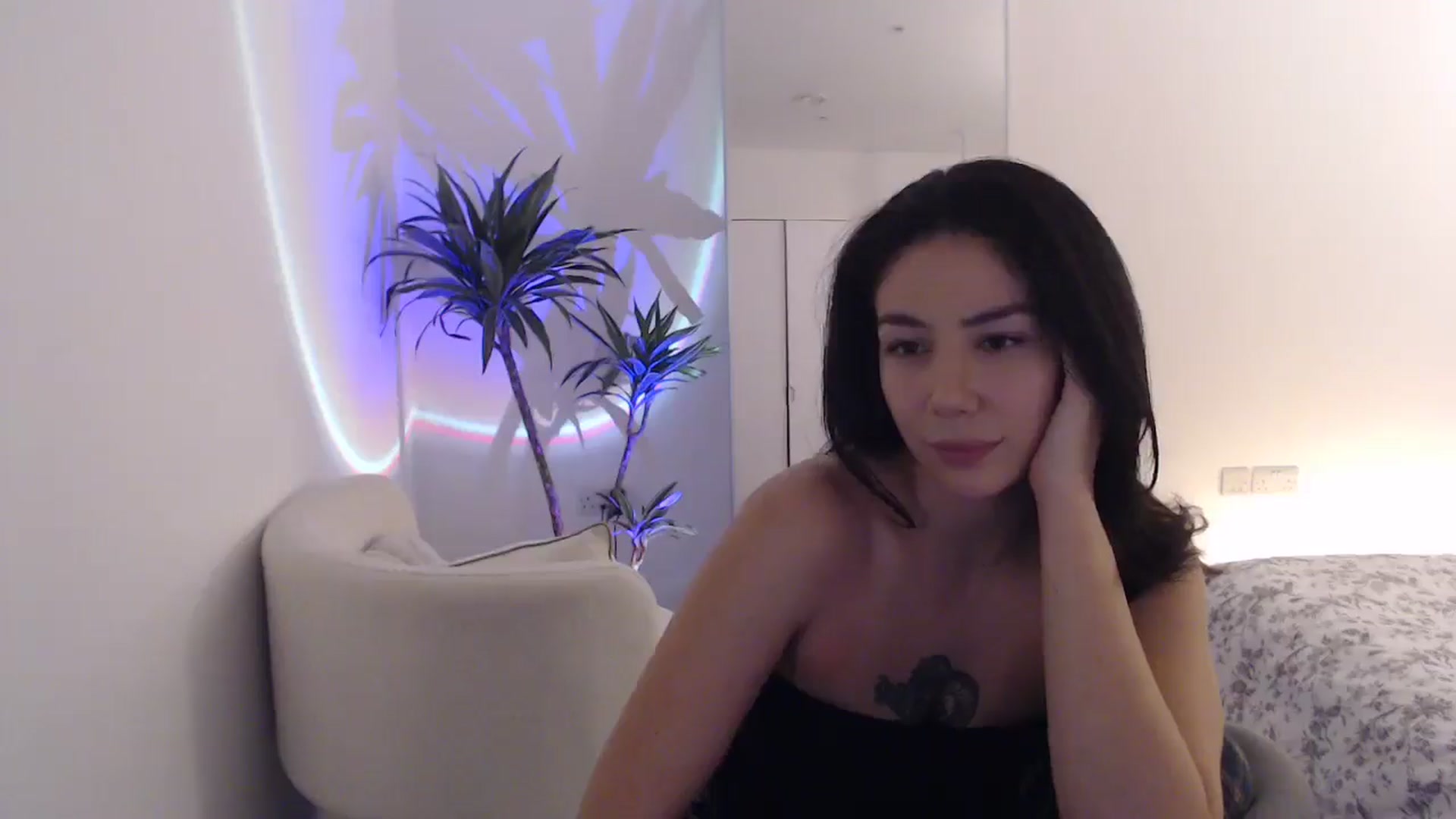 Gallery image thumbnail from anacardi's myfreecams stream on, 12/16/2024, 23:12 image 15 of 20
