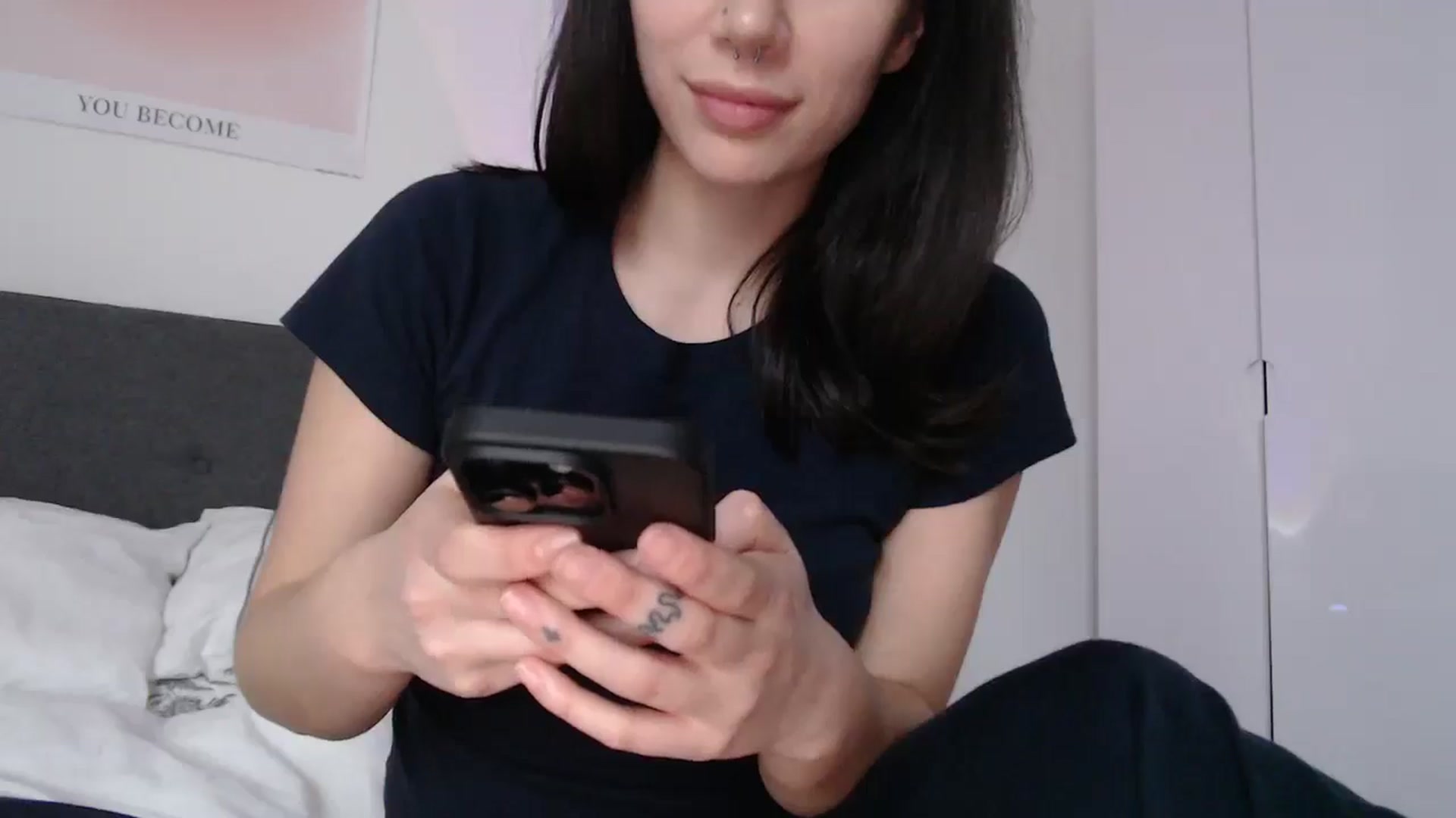 Gallery image thumbnail from anacardi's myfreecams stream on, 03/17/2025, 17:06 image 15 of 20