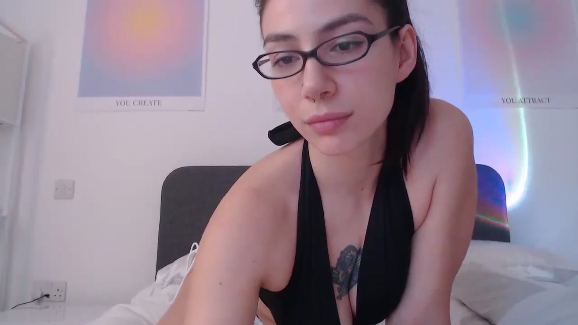 Gallery image thumbnail from anacardi's myfreecams stream on, 03/21/2025, 18:29 image 13 of 20