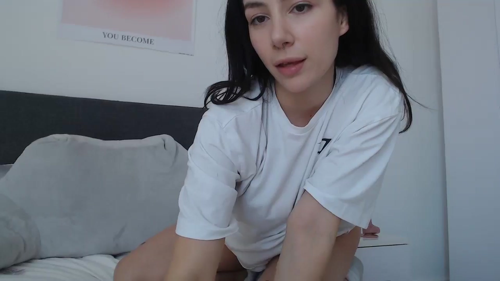 Gallery image thumbnail from anacardi's myfreecams stream on, 04/01/2025, 15:03 image 13 of 20