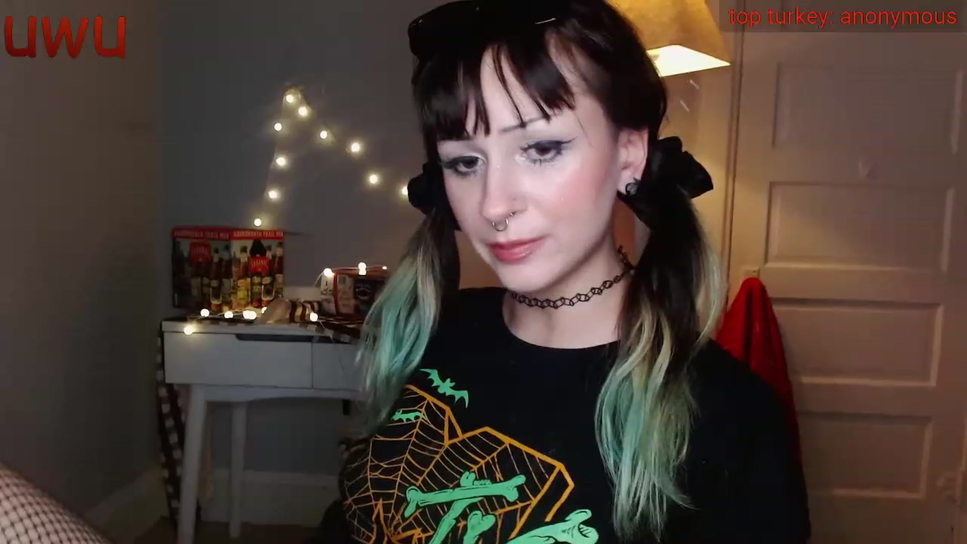 Gallery image thumbnail from anarchocringe's myfreecams stream on, 11/21/2022, 07:32 image 10 of 20