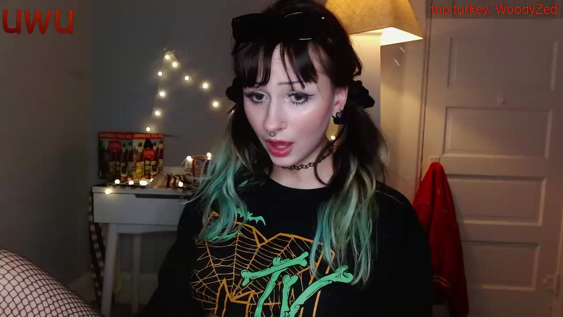 Gallery image thumbnail from anarchocringe's myfreecams stream on, 11/21/2022, 07:32 image 13 of 20