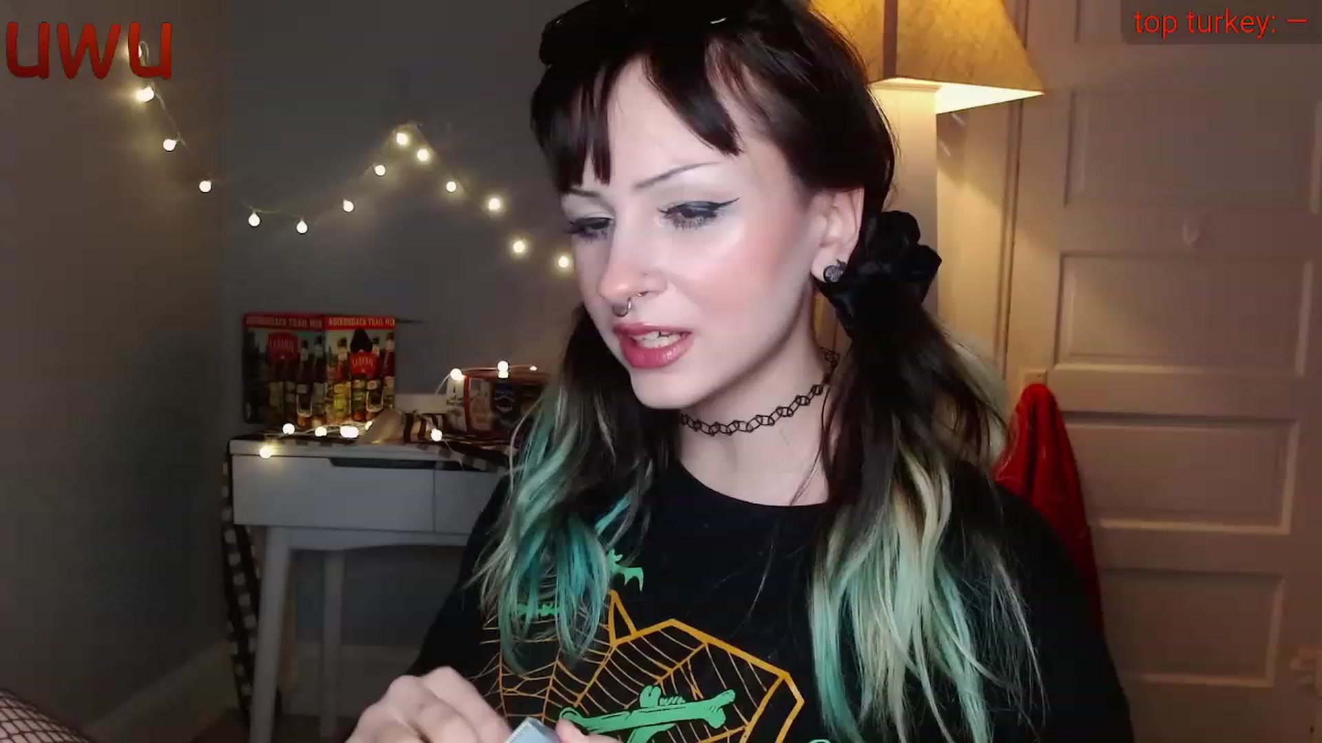 Gallery image thumbnail from anarchocringe's myfreecams stream on, 11/21/2022, 07:32 image 1 of 20
