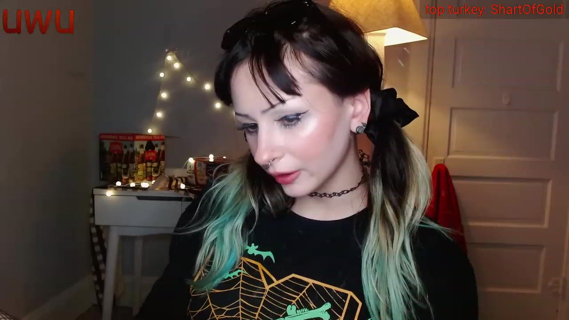 Gallery image thumbnail from anarchocringe's myfreecams stream on, 11/21/2022, 07:32 image 18 of 20