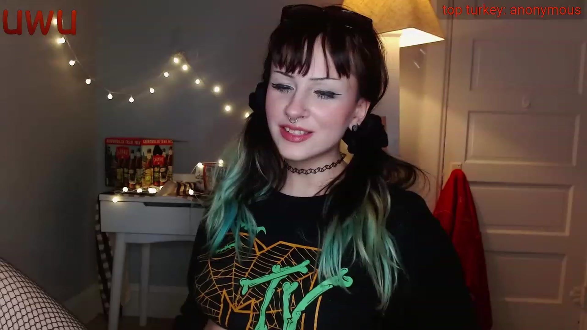 Gallery image thumbnail from anarchocringe's myfreecams stream on, 11/21/2022, 07:32 image 7 of 20