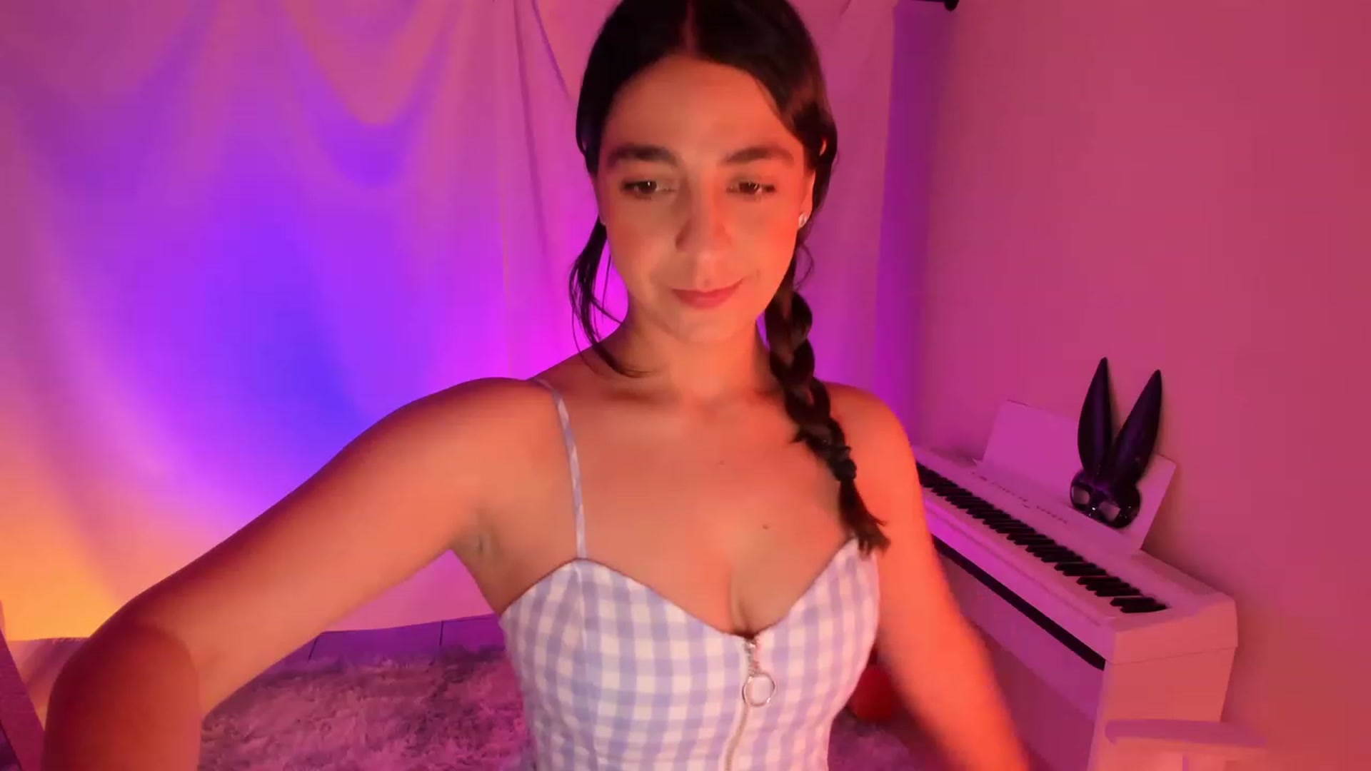 Gallery image thumbnail from anarossanna's myfreecams stream on, 03/21/2023, 04:12 image 9 of 20