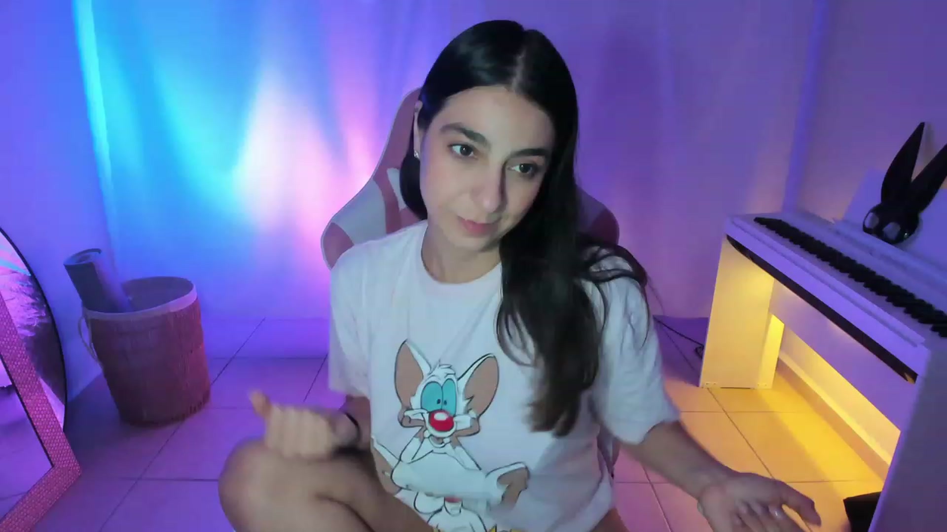 Gallery image thumbnail from anarossanna's myfreecams stream on, 04/14/2023, 05:24 image 10 of 20