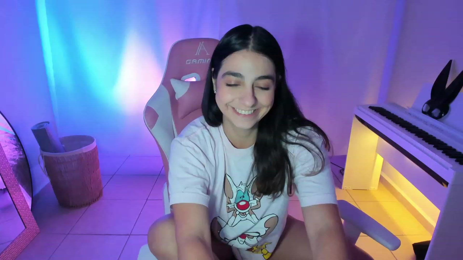 Gallery image thumbnail from anarossanna's myfreecams stream on, 04/14/2023, 05:24 image 7 of 20