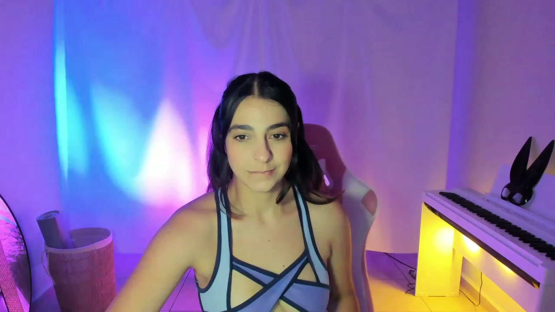 Gallery image thumbnail from anarossanna's myfreecams stream on, 04/15/2023, 04:20 image 3 of 20