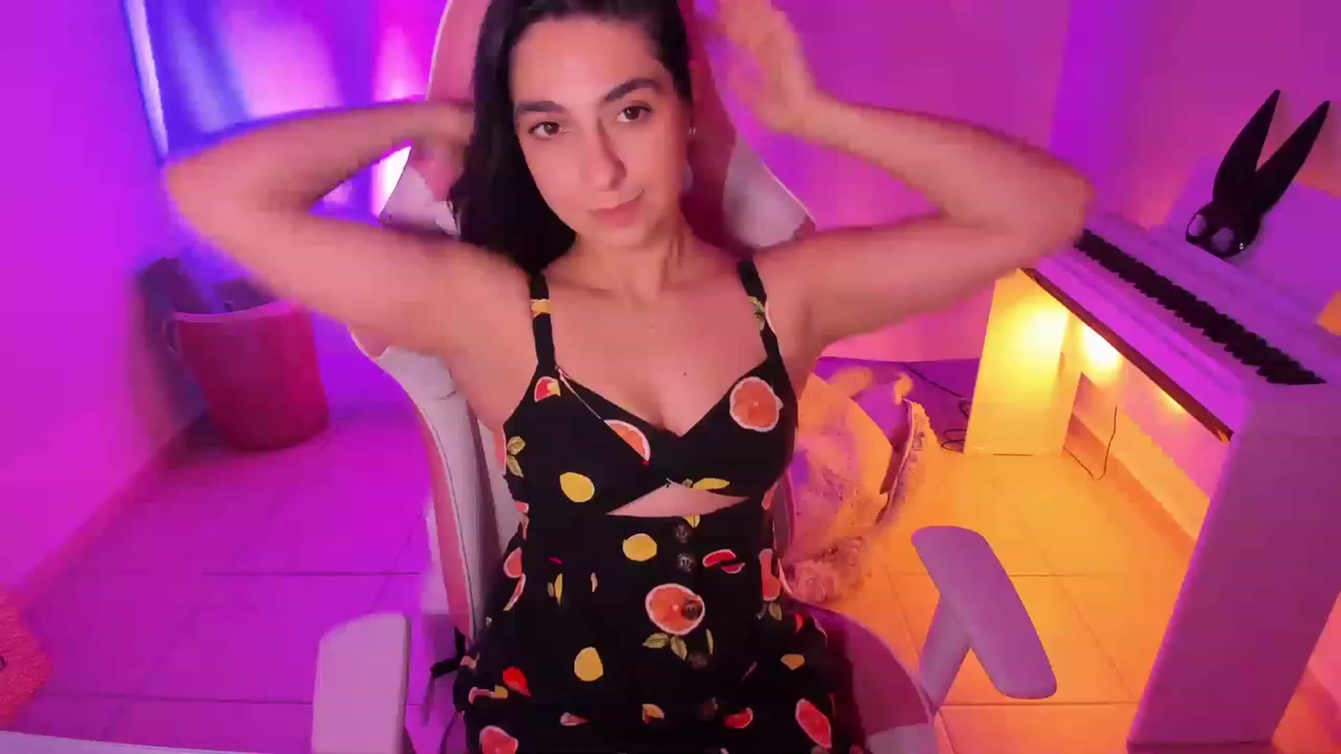 Gallery image thumbnail from anarossanna's myfreecams stream on, 04/19/2023, 03:18 image 4 of 20