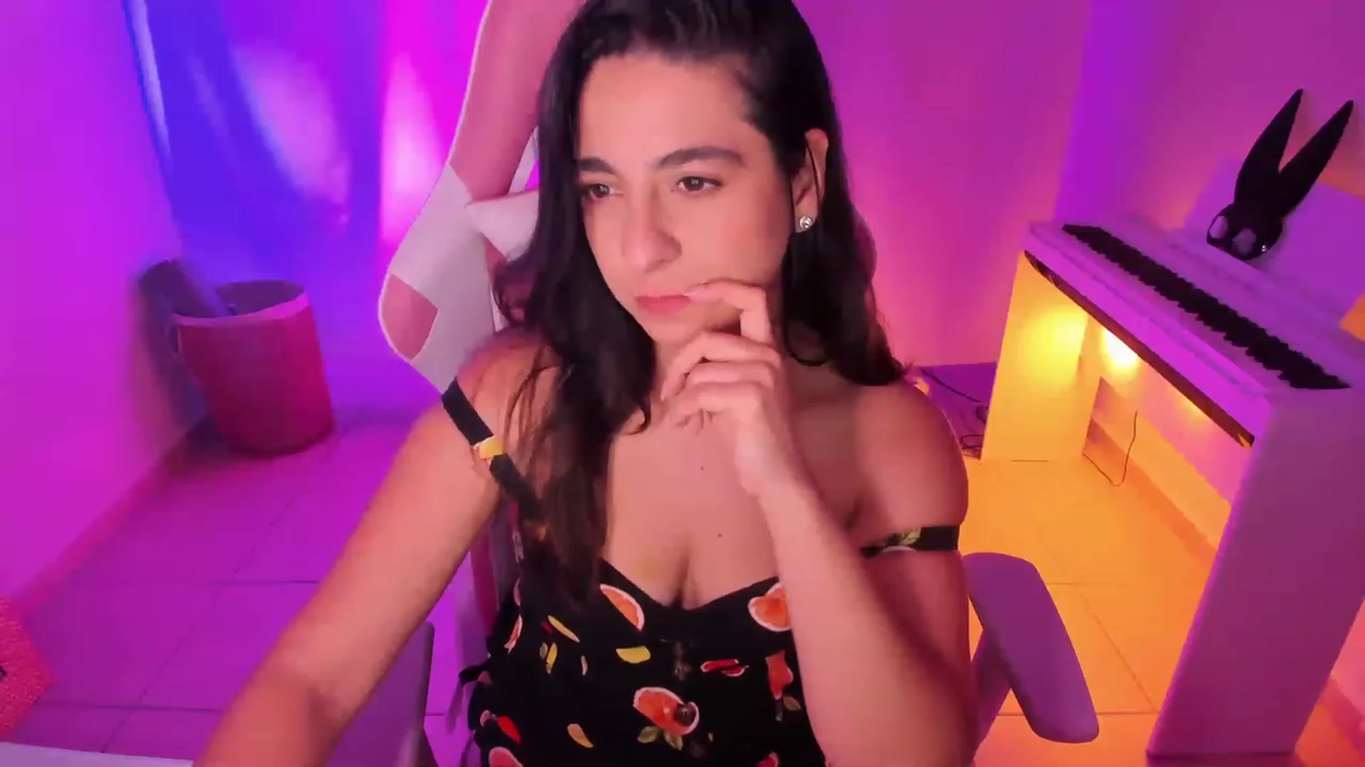 Gallery image thumbnail from anarossanna's myfreecams stream on, 04/19/2023, 03:18 image 20 of 20