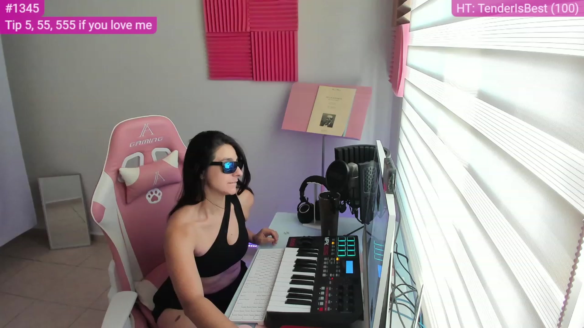 Gallery image thumbnail from anarossanna's myfreecams stream on, 08/03/2023, 22:47 image 3 of 20