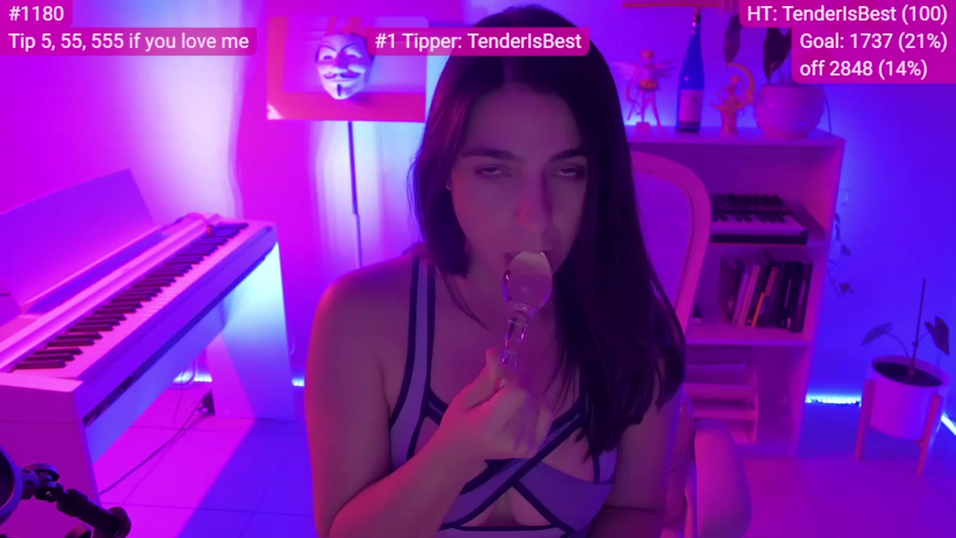 Gallery image thumbnail from anarossanna's myfreecams stream on, 08/18/2023, 04:00 image 1 of 20