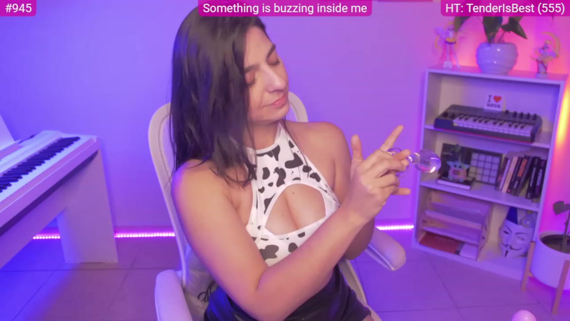 Gallery image thumbnail from anarossanna's myfreecams stream on, 08/29/2023, 03:45 image 5 of 20