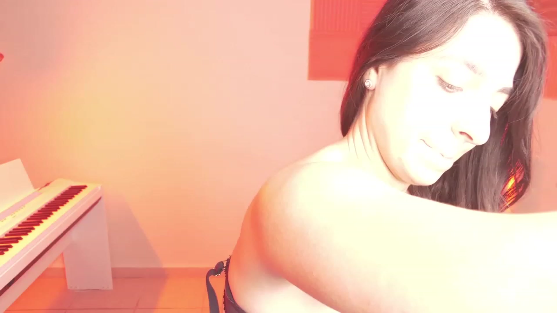 Gallery image thumbnail from anarossanna's myfreecams stream on, 09/03/2023, 04:44 image 11 of 20