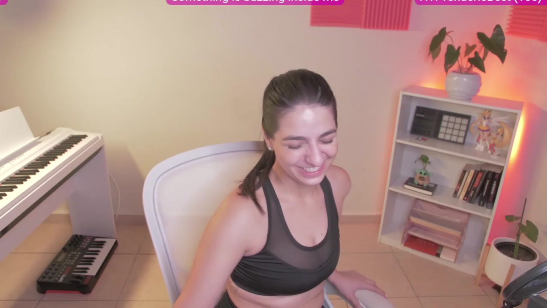 Gallery image thumbnail from anarossanna's myfreecams stream on, 09/08/2023, 03:41 image 7 of 20