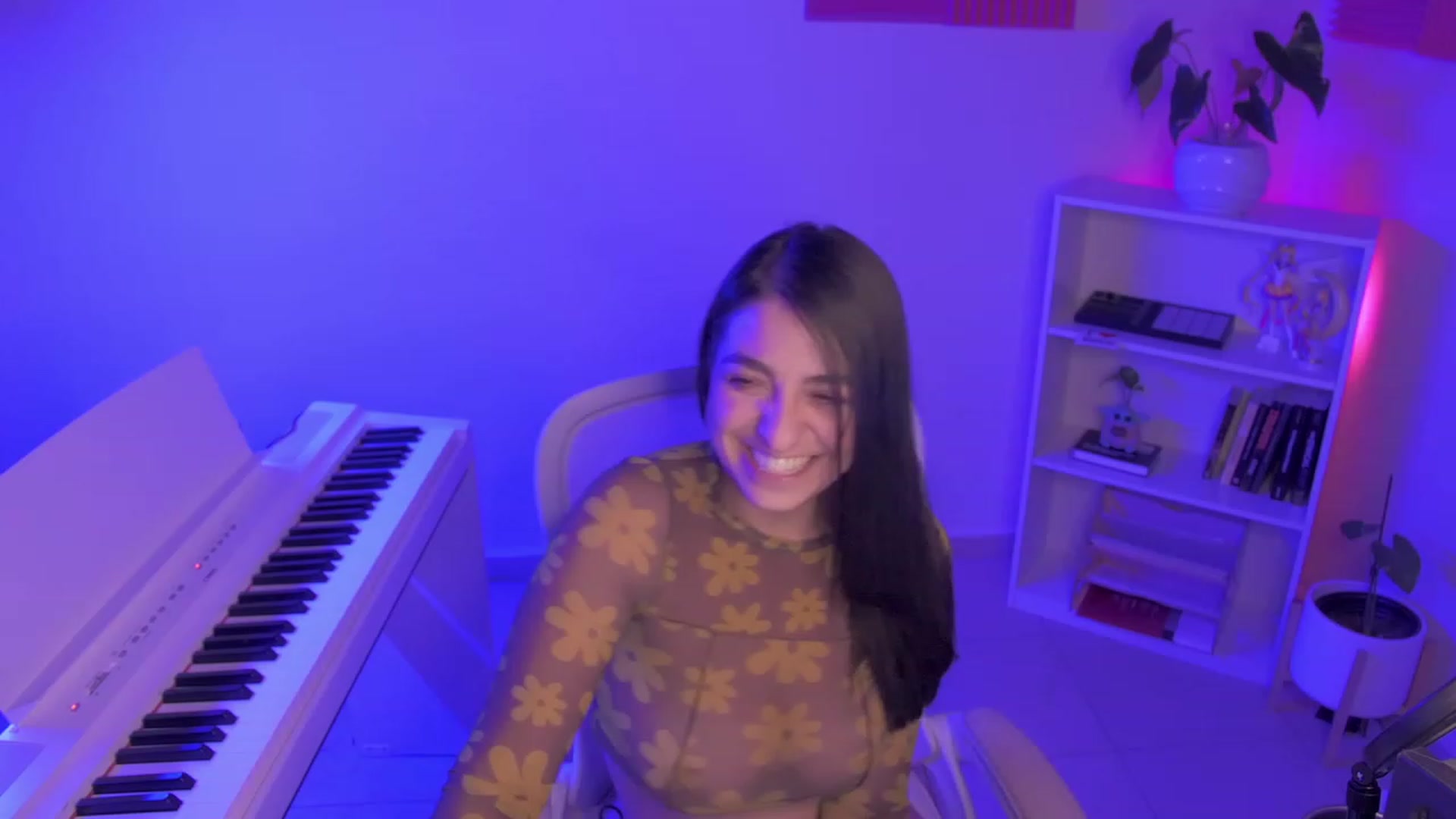 Gallery image thumbnail from anarossanna's myfreecams stream on, 09/13/2023, 02:10 image 16 of 20
