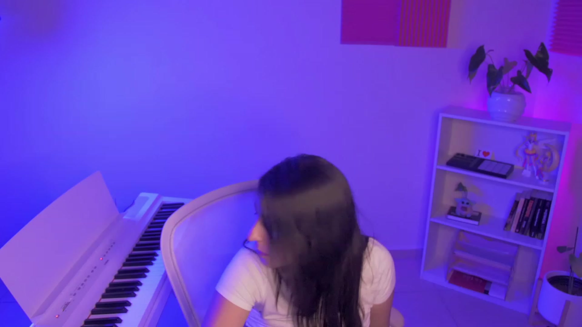 Gallery image thumbnail from anarossanna's myfreecams stream on, 09/16/2023, 01:31 image 19 of 20