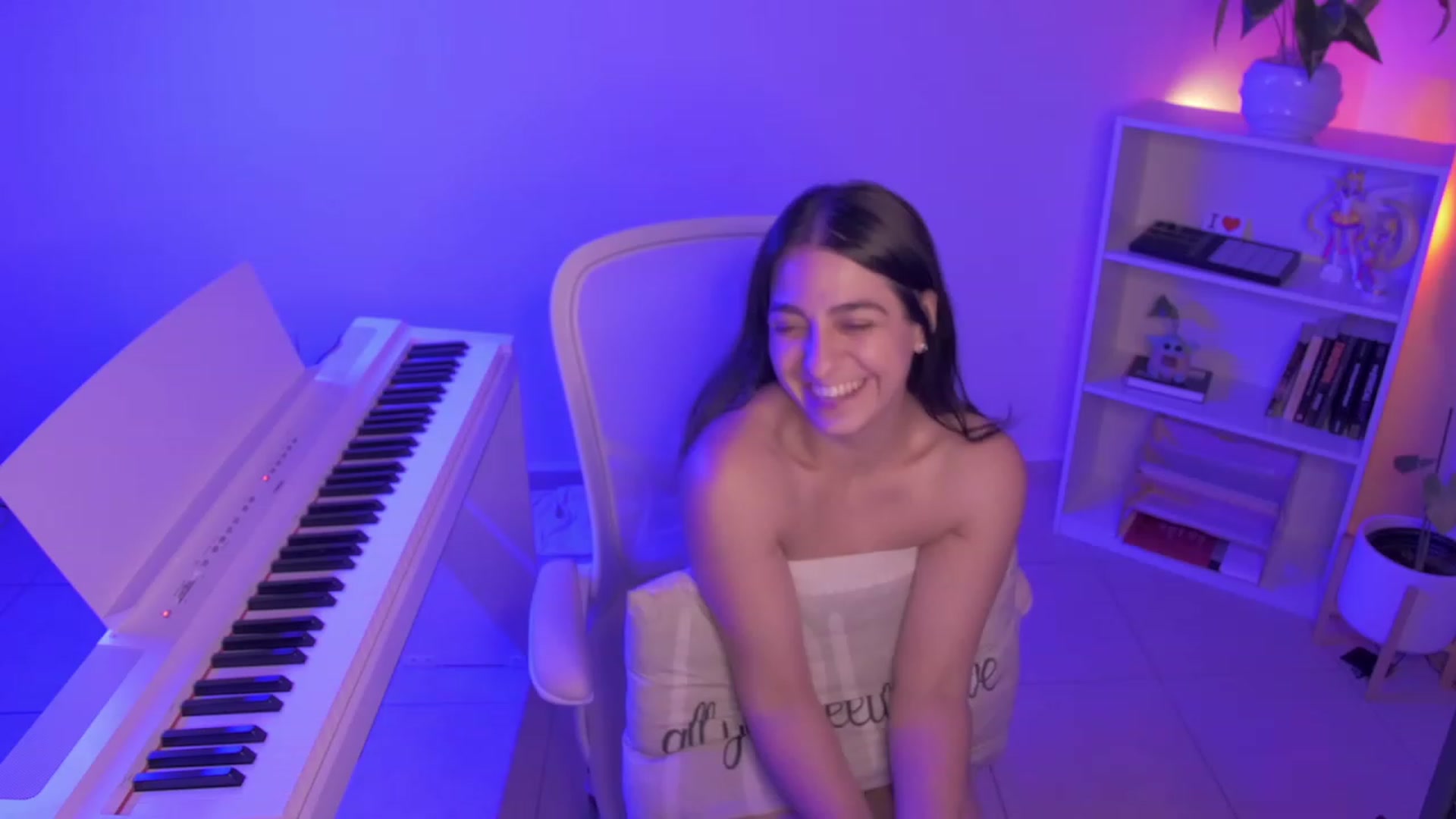 Gallery image thumbnail from anarossanna's myfreecams stream on, 09/16/2023, 03:48 image 6 of 20