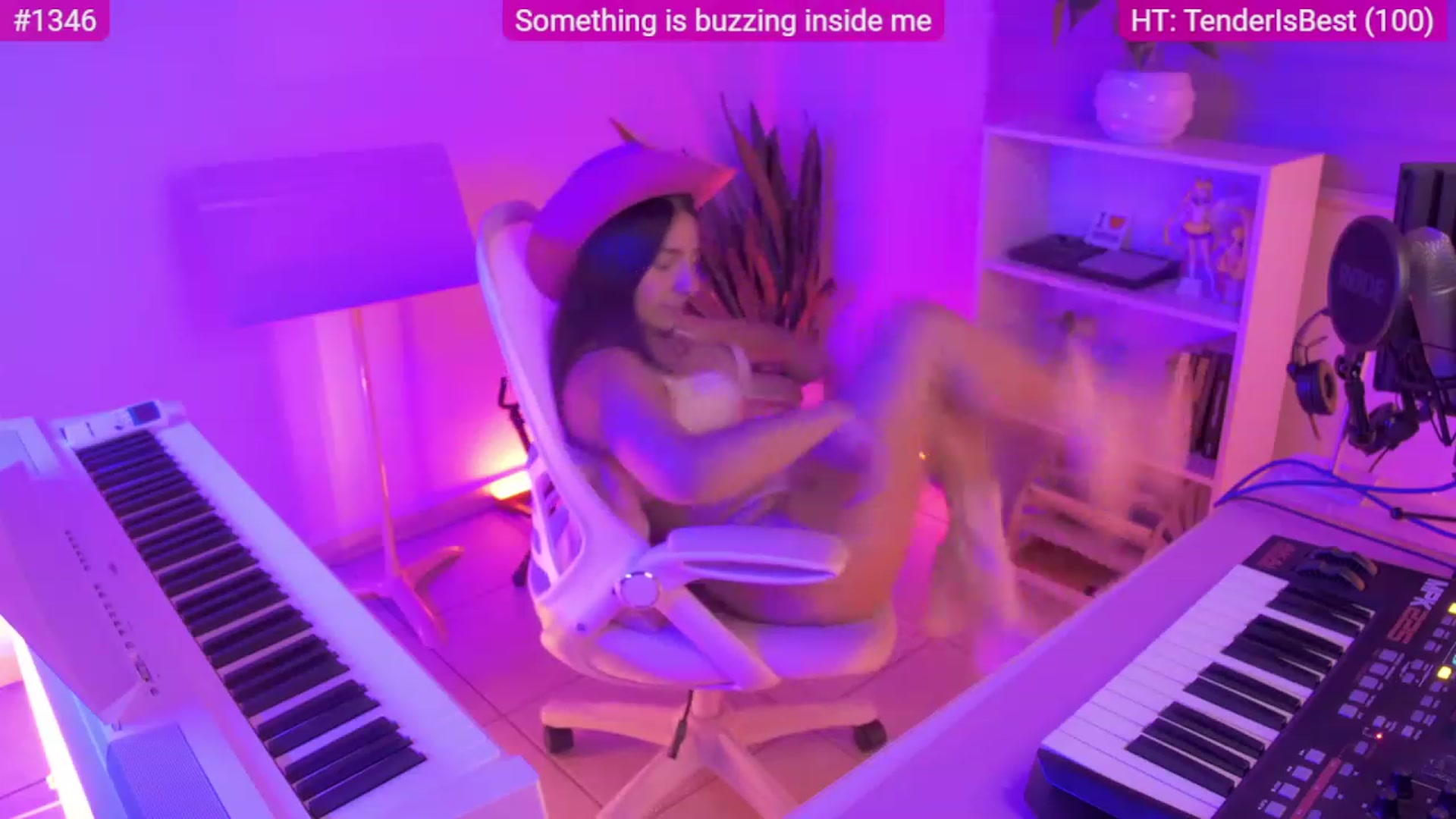 Gallery image thumbnail from anarossanna's myfreecams stream on, 09/20/2023, 03:20 image 18 of 20