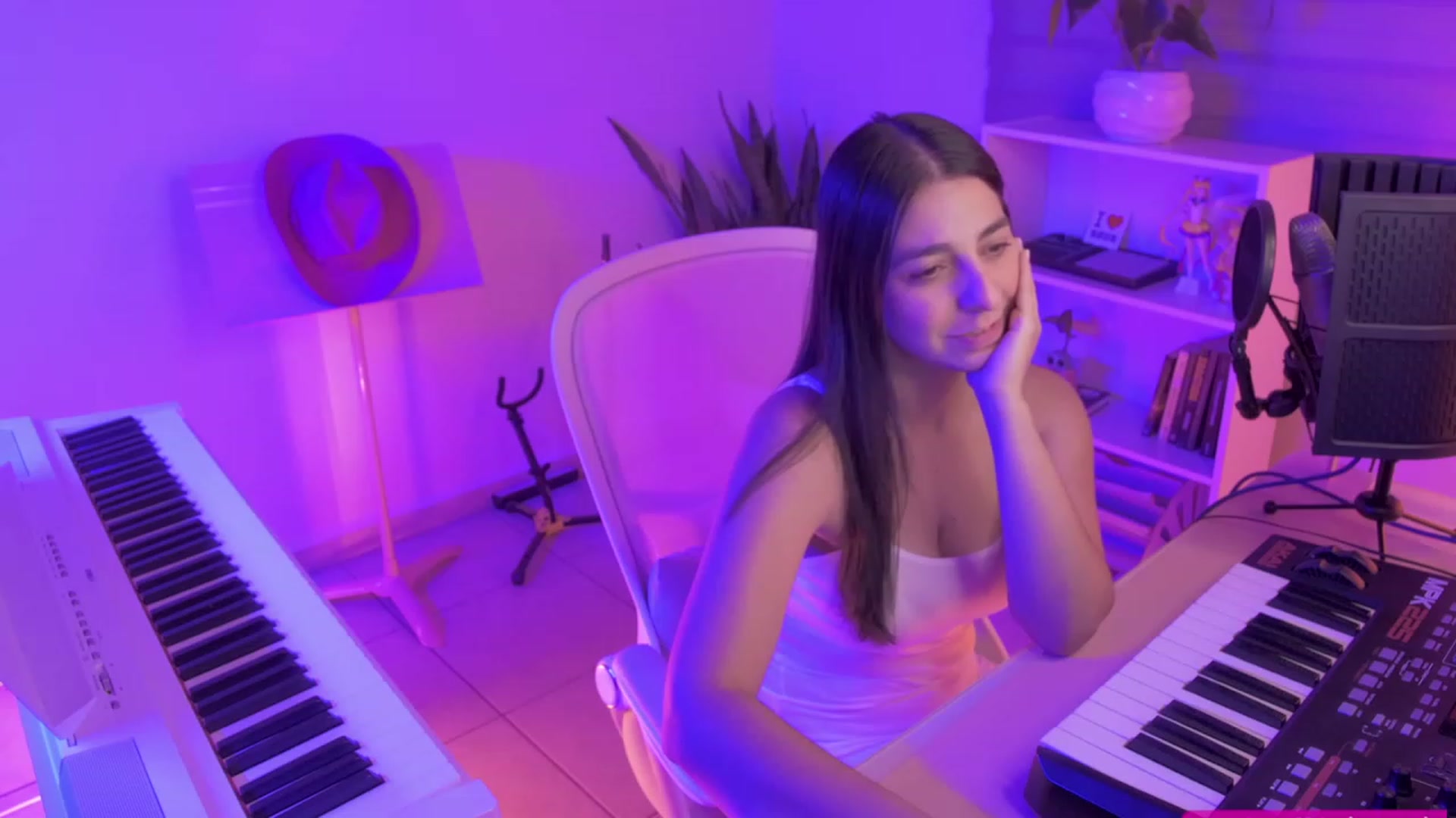 Gallery image thumbnail from anarossanna's myfreecams stream on, 09/21/2023, 03:09 image 3 of 20