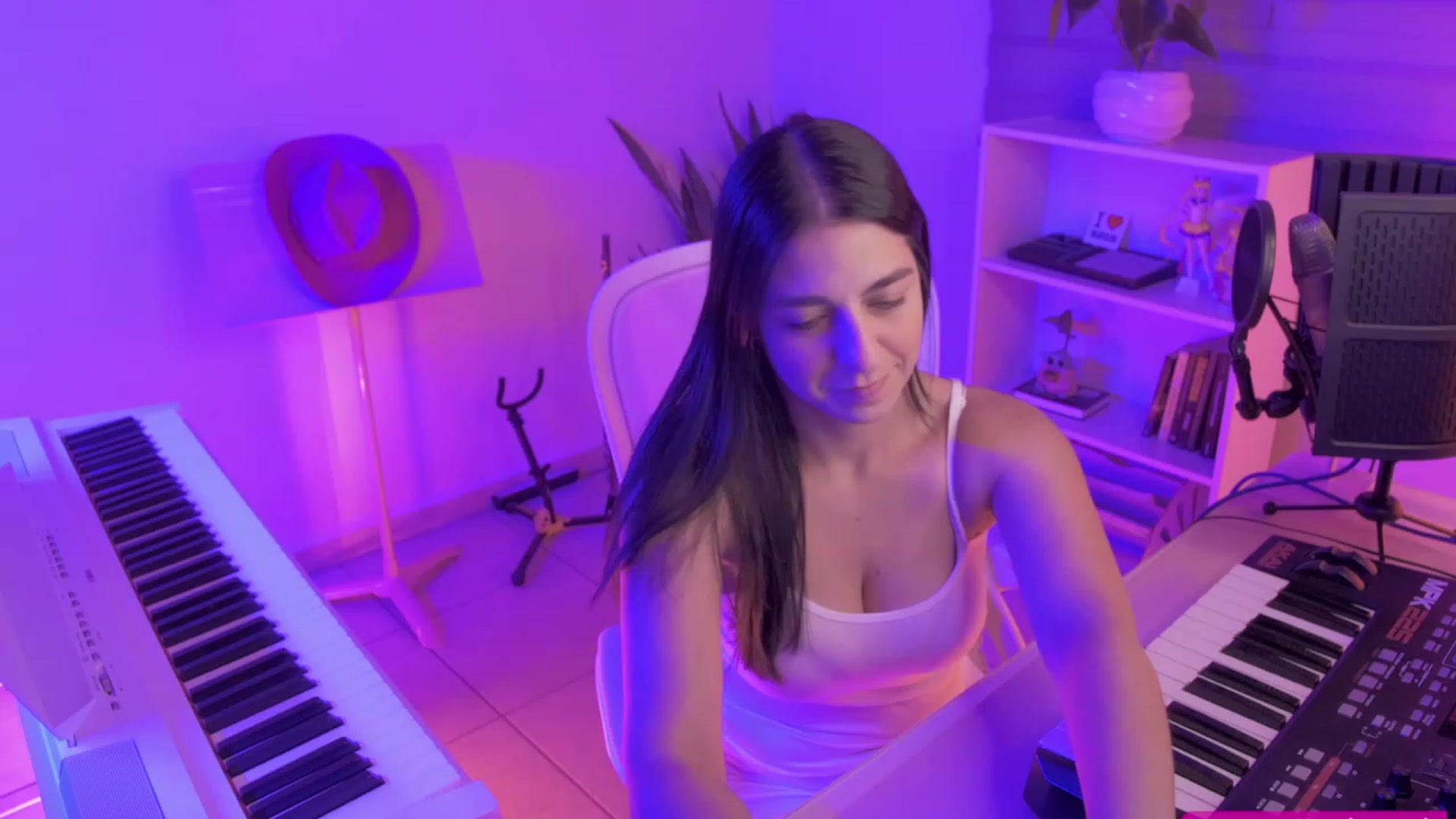 Gallery image thumbnail from anarossanna's myfreecams stream on, 09/21/2023, 03:09 image 2 of 20