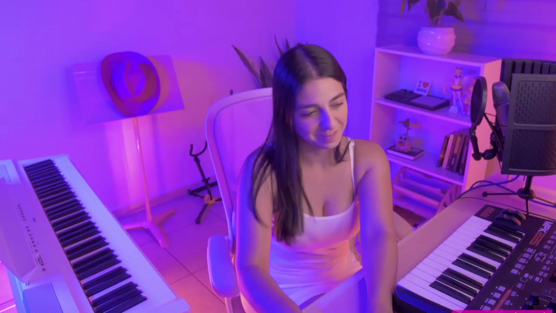 Gallery image thumbnail from anarossanna's myfreecams stream on, 09/21/2023, 03:09 image 5 of 20