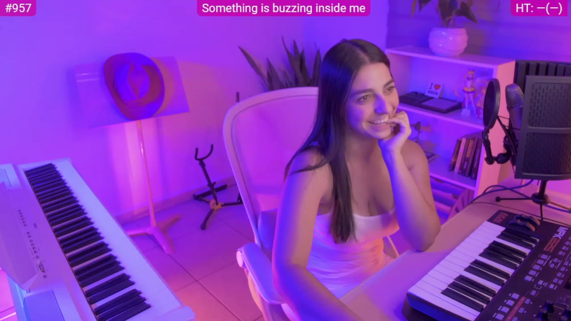 Gallery image thumbnail from anarossanna's myfreecams stream on, 09/21/2023, 03:09 image 1 of 20