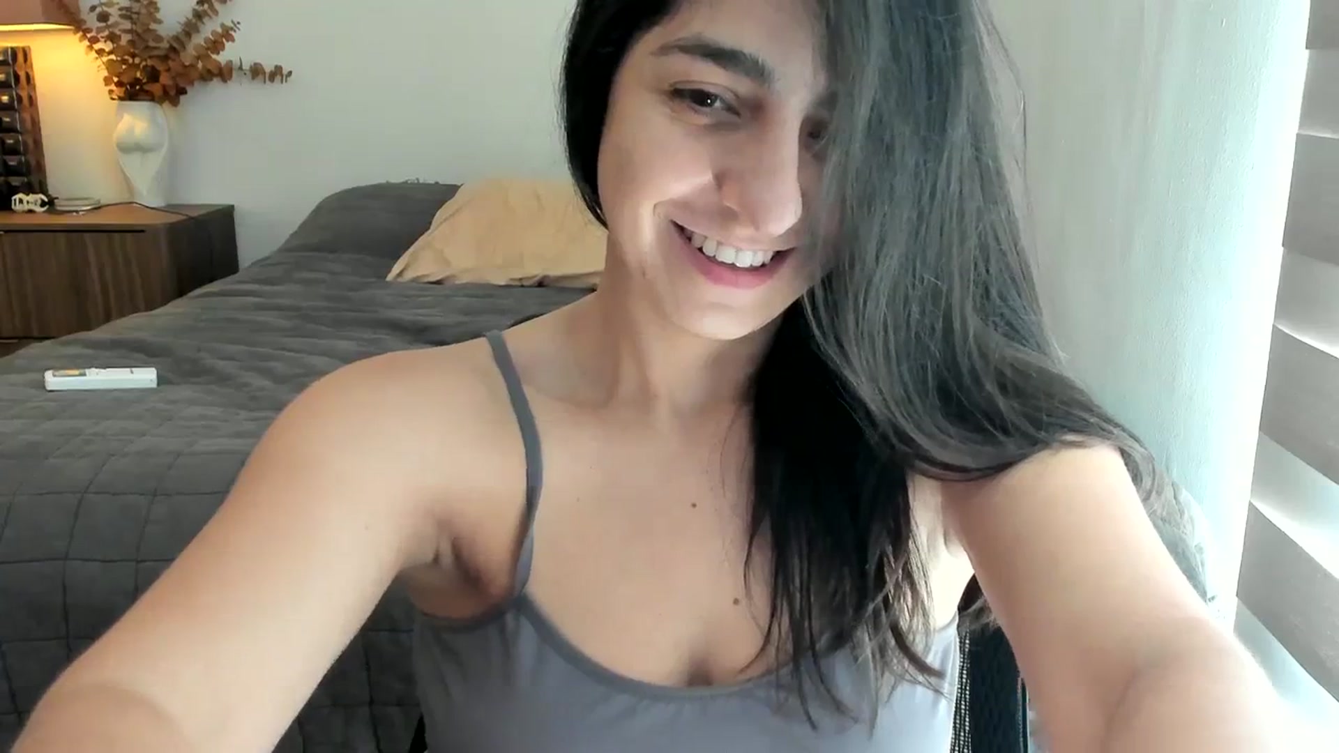 Gallery image thumbnail from anarossanna's myfreecams stream on, 10/04/2023, 16:17 image 12 of 20