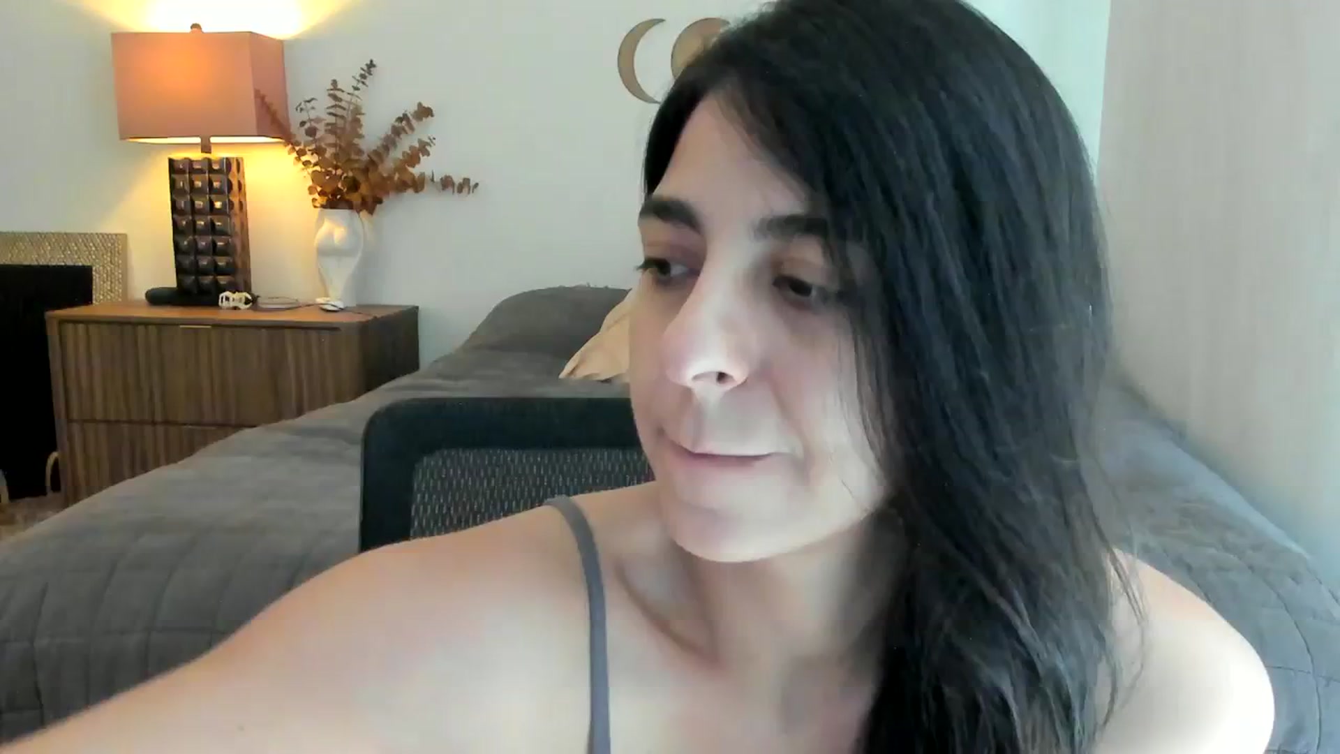 Gallery image thumbnail from anarossanna's myfreecams stream on, 10/04/2023, 17:10 image 16 of 20