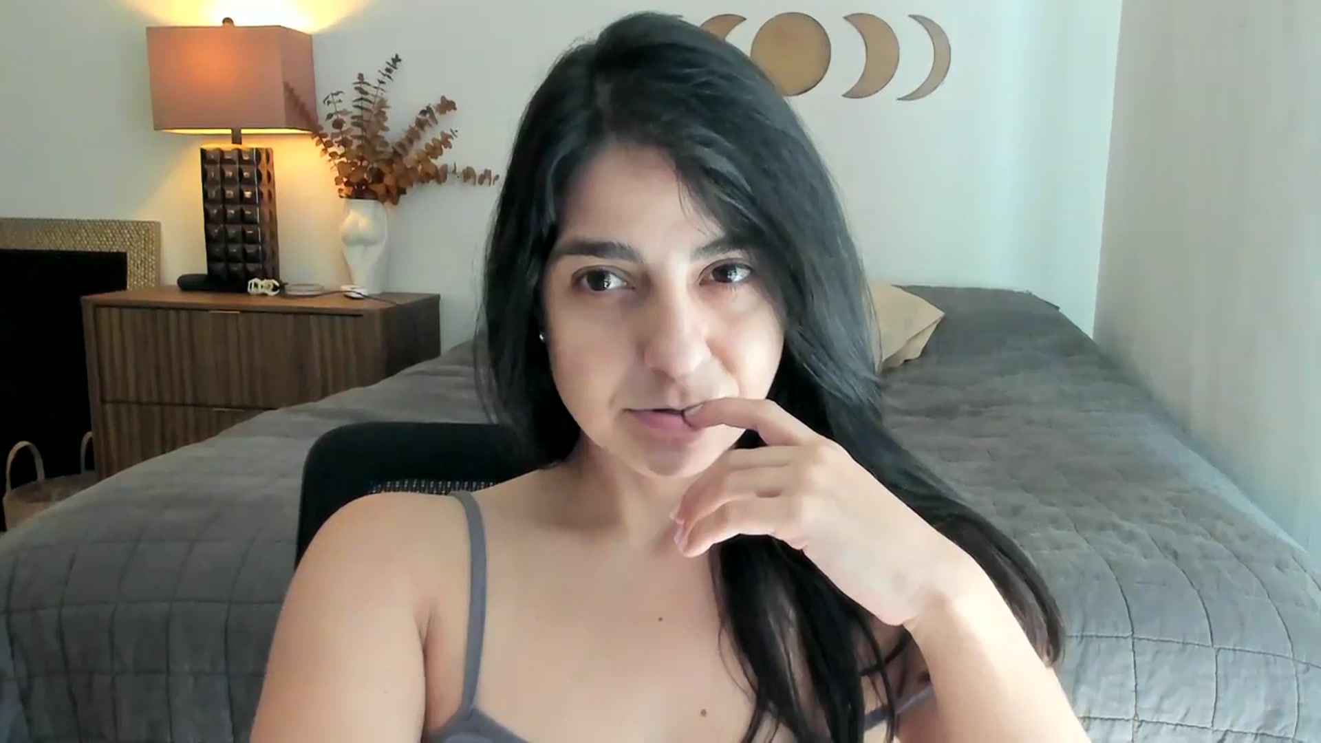 Gallery image thumbnail from anarossanna's myfreecams stream on, 10/04/2023, 17:10 image 8 of 20