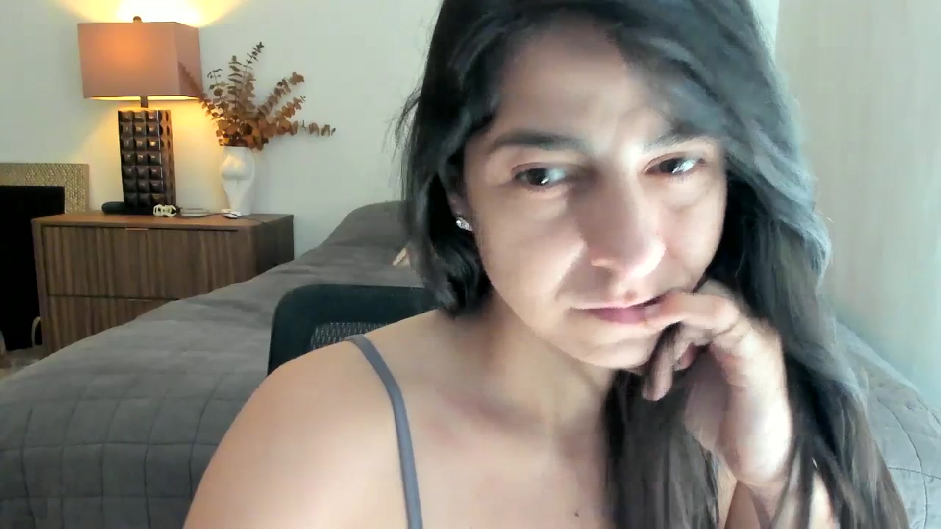 Gallery image thumbnail from anarossanna's myfreecams stream on, 10/04/2023, 17:10 image 15 of 20