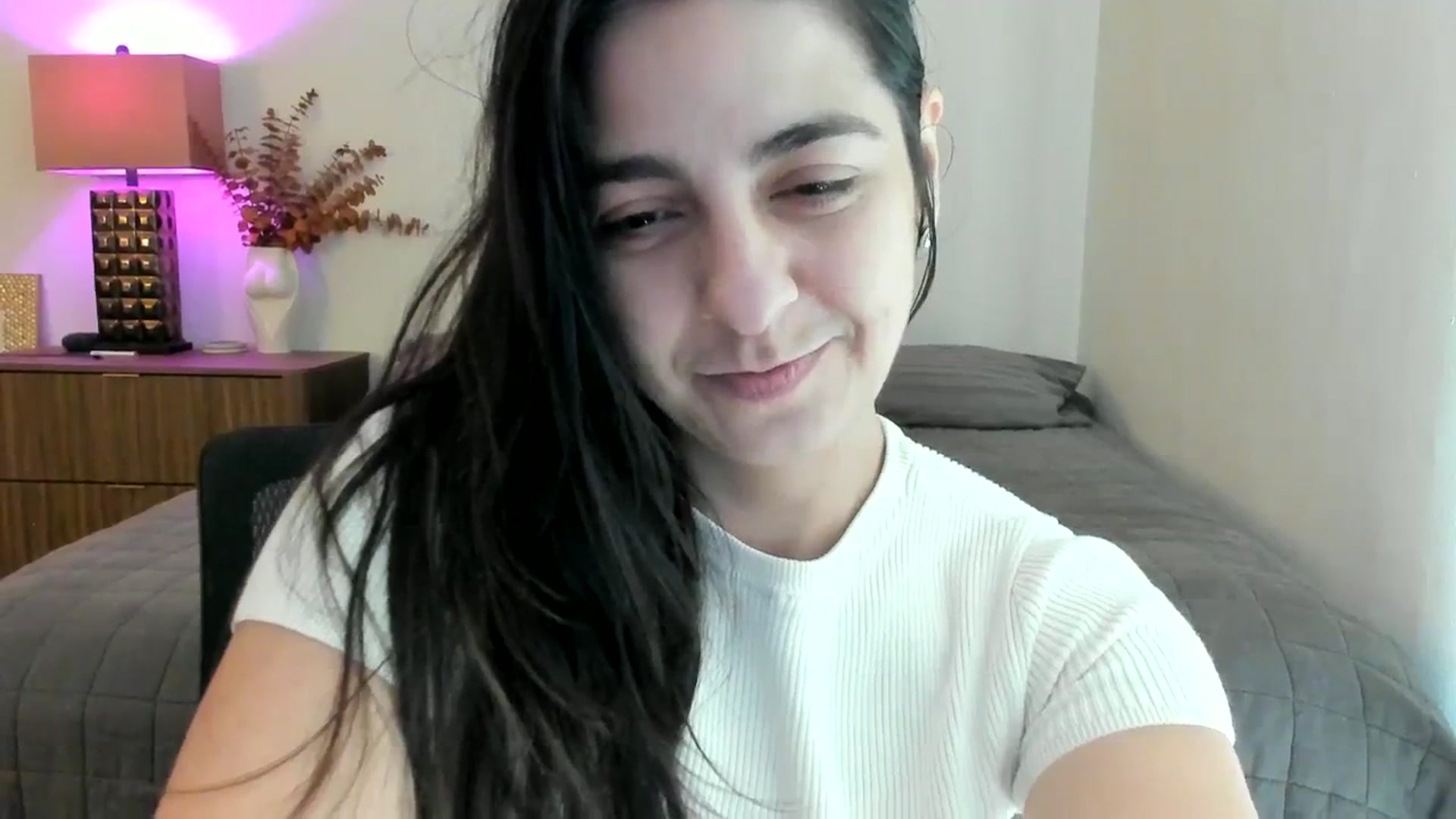 Gallery image thumbnail from anarossanna's myfreecams stream on, 10/08/2023, 18:14 image 8 of 20