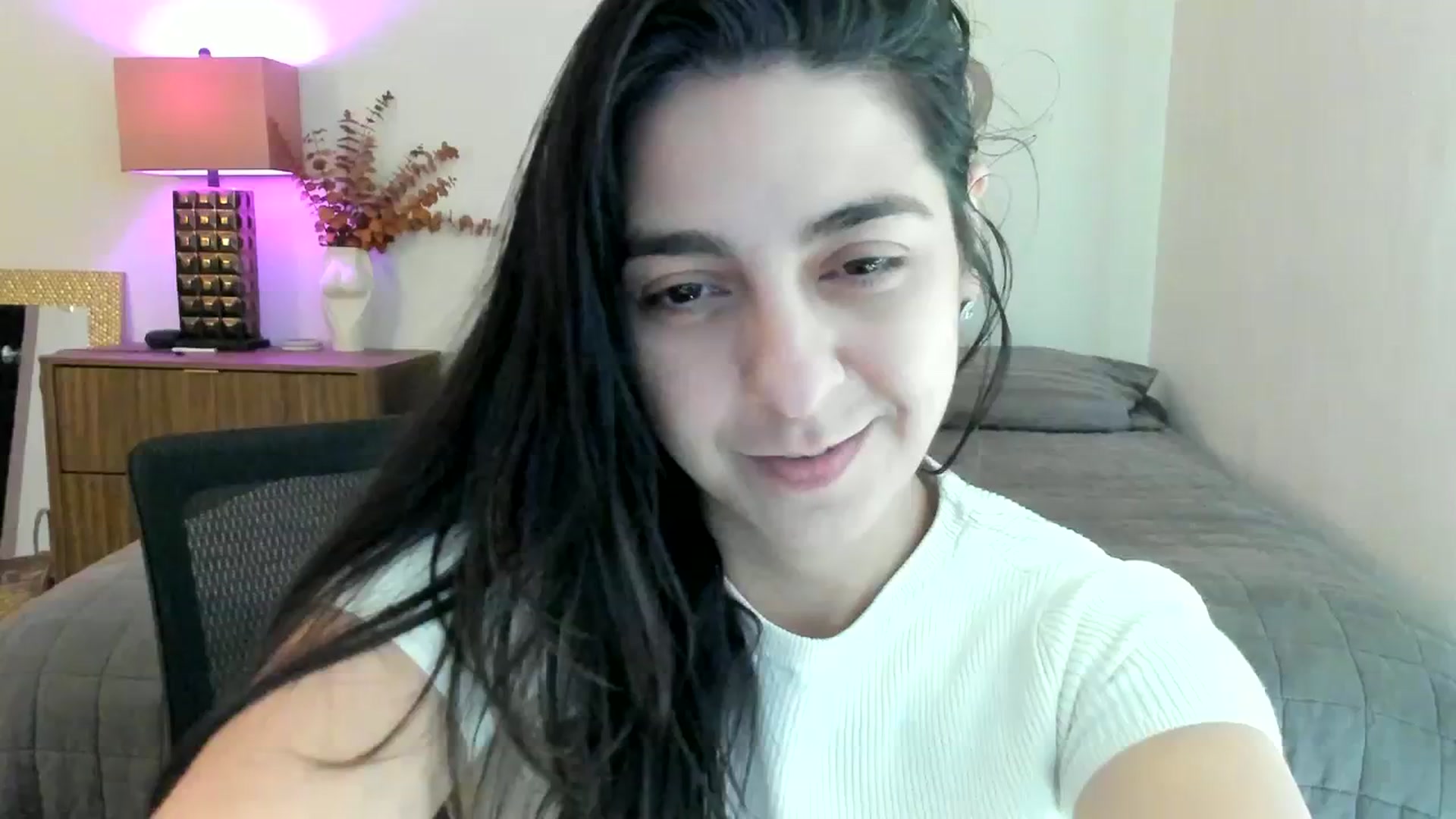 Gallery image thumbnail from anarossanna's myfreecams stream on, 10/08/2023, 18:14 image 6 of 20