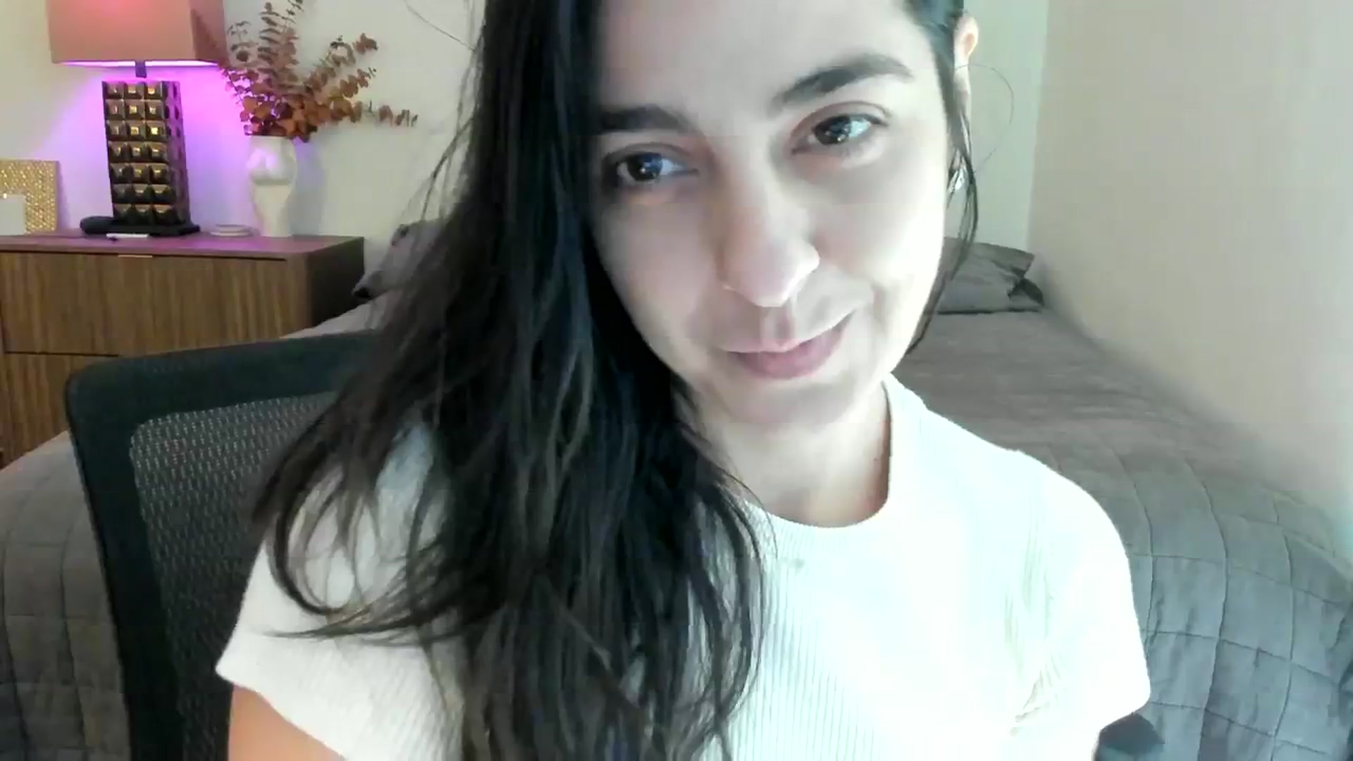 Gallery image thumbnail from anarossanna's myfreecams stream on, 10/08/2023, 18:14 image 13 of 20