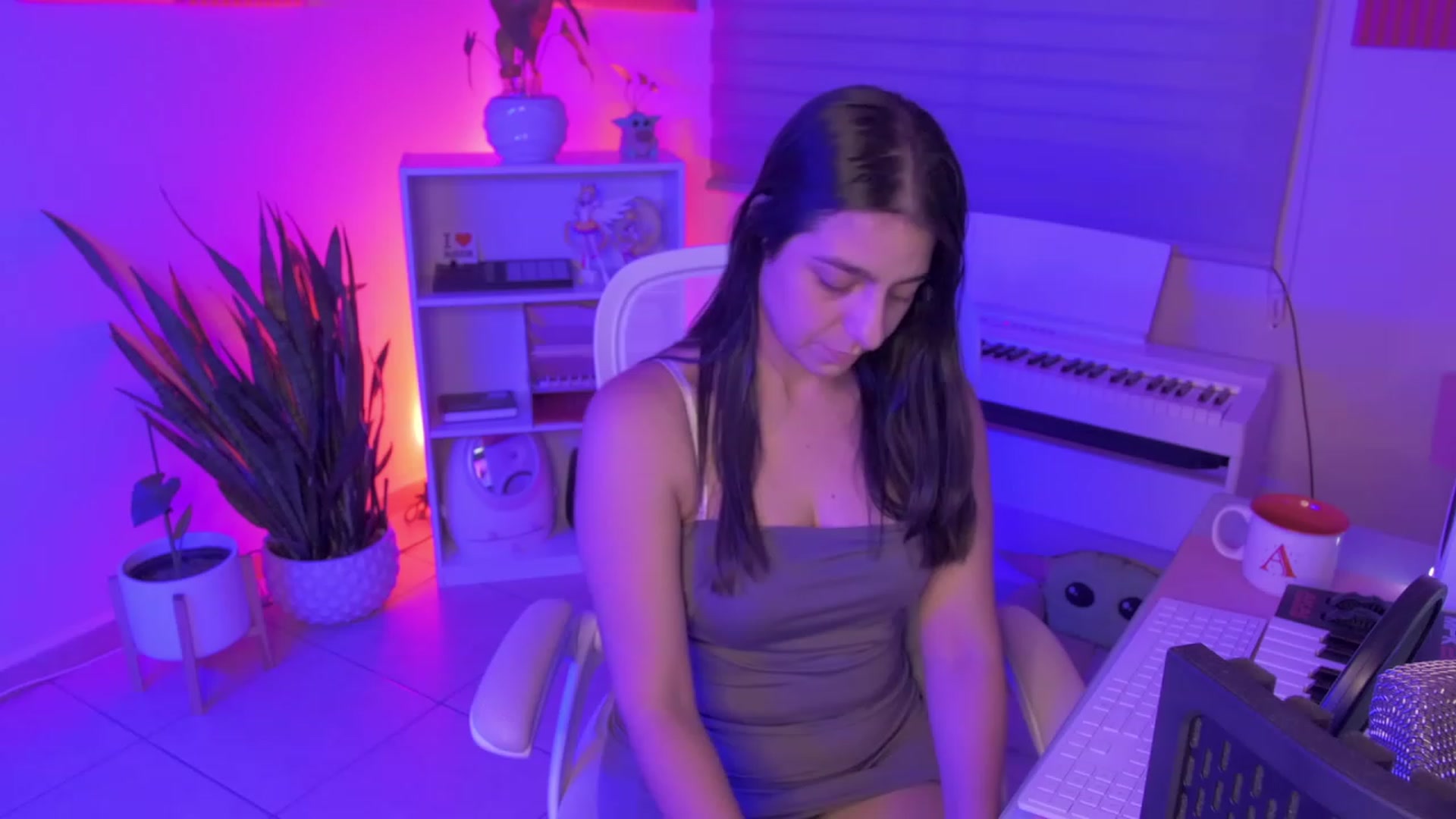 Gallery image thumbnail from anarossanna's myfreecams stream on, 10/15/2023, 04:07 image 9 of 20