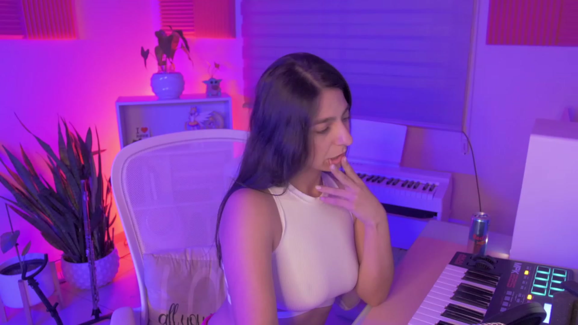 Gallery image thumbnail from anarossanna's myfreecams stream on, 10/23/2023, 03:10 image 7 of 20