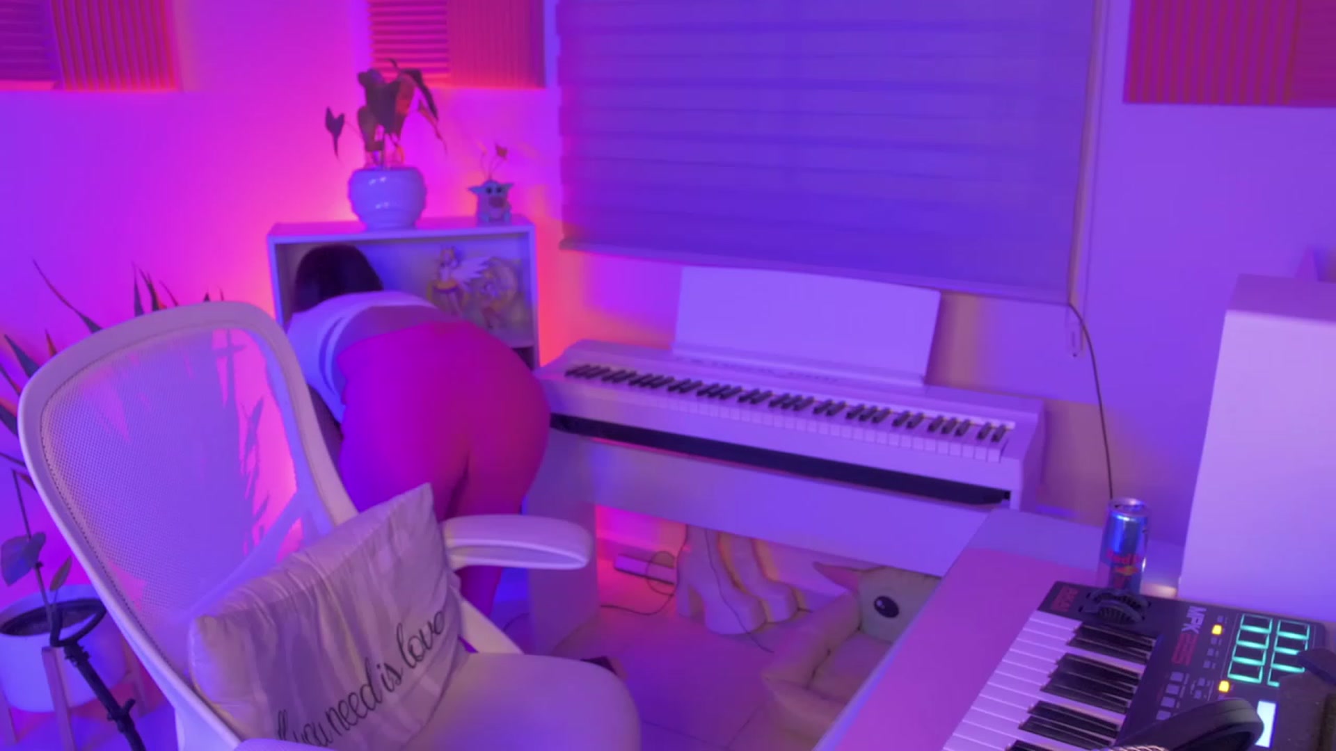 Gallery image thumbnail from anarossanna's myfreecams stream on, 10/23/2023, 03:10 image 4 of 20