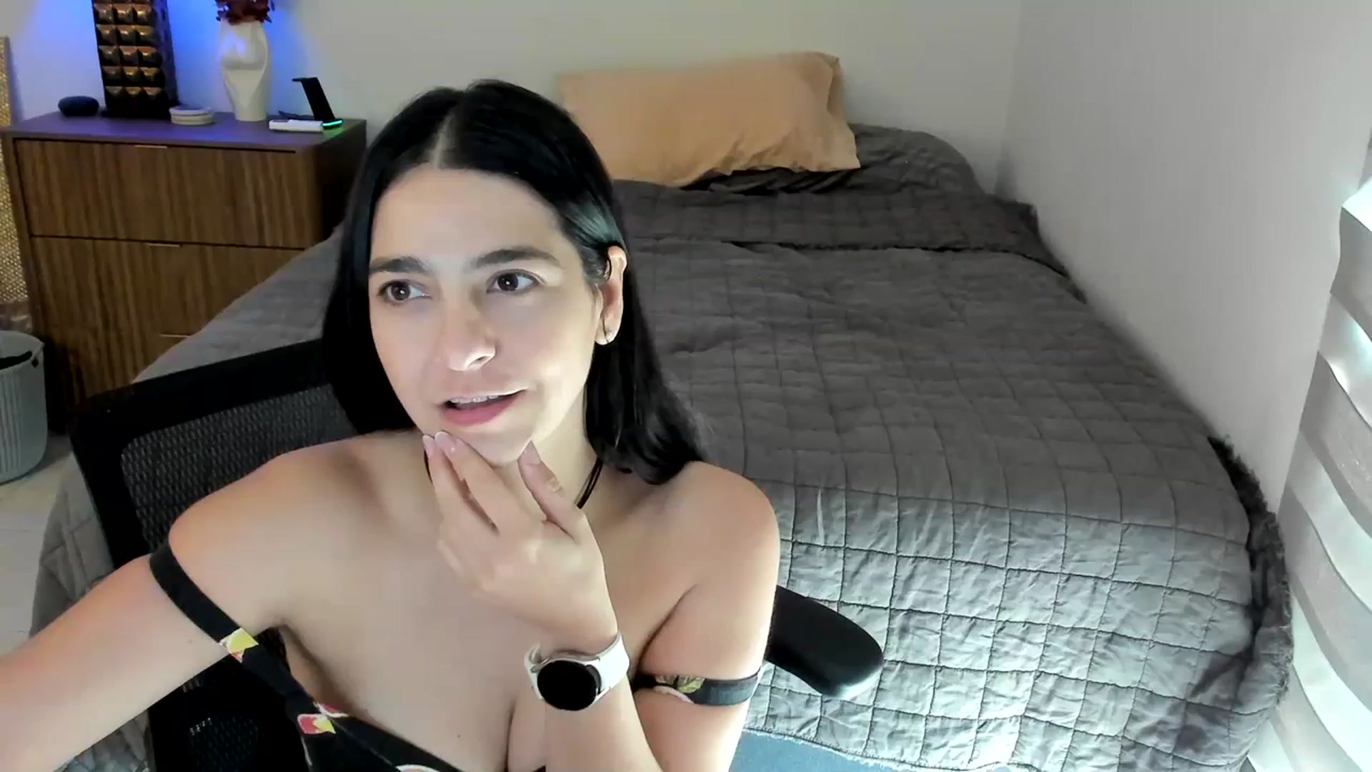 Gallery image thumbnail from anarossanna's myfreecams stream on, 11/21/2023, 19:38 image 11 of 20