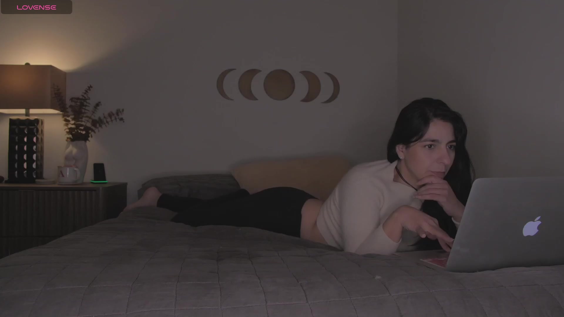 Gallery image thumbnail from anarossanna's myfreecams stream on, 11/30/2023, 05:01 image 19 of 20