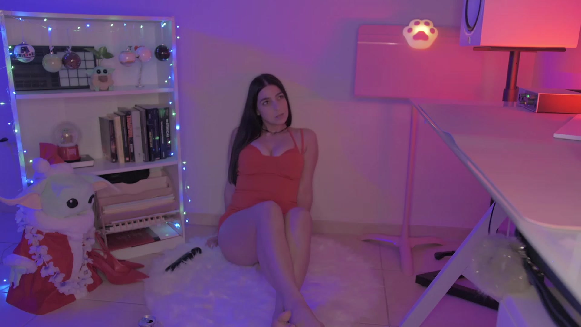 Gallery image thumbnail from anarossanna's myfreecams stream on, 12/18/2023, 04:57 image 13 of 20