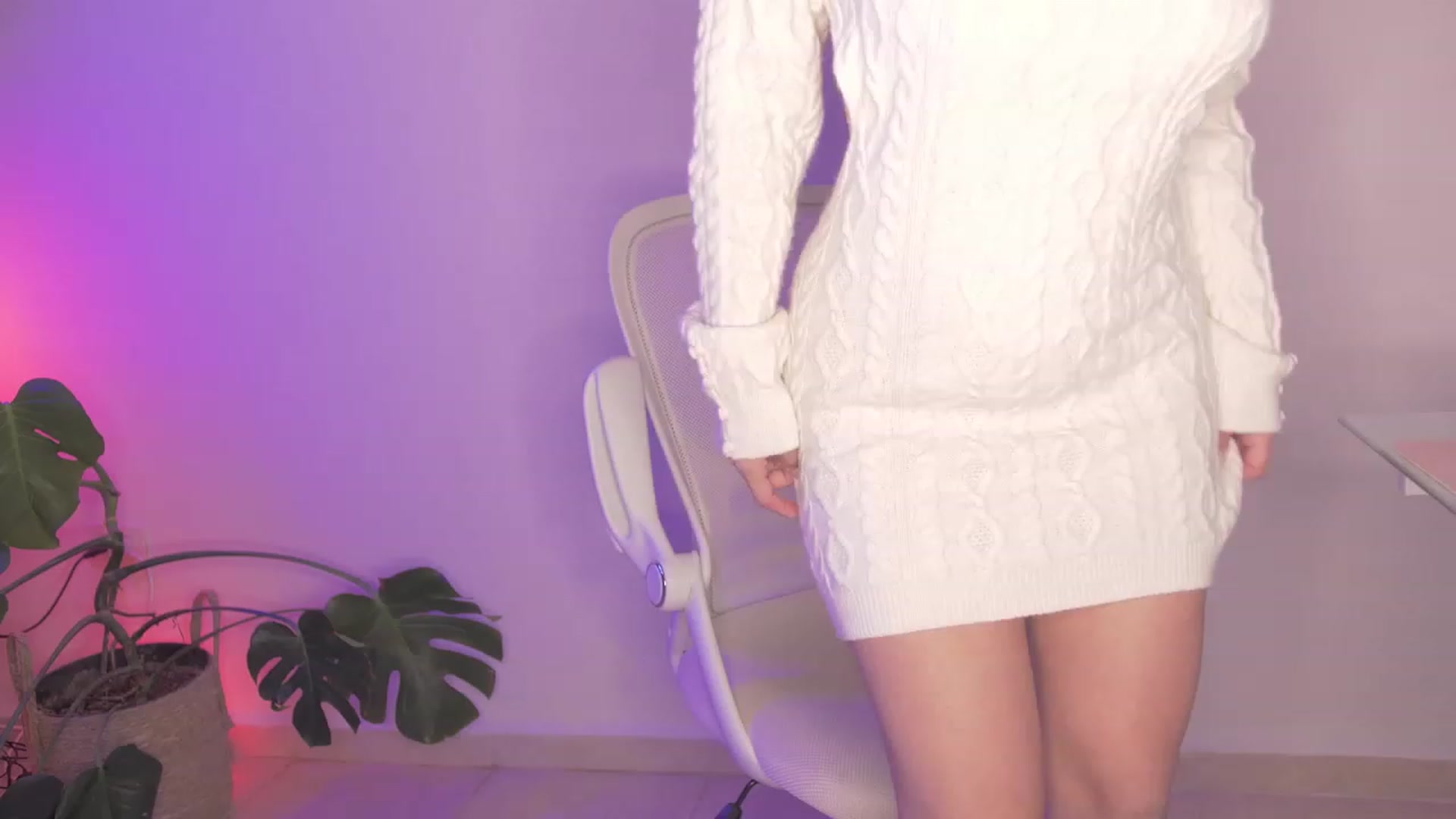 Gallery image thumbnail from anarossanna's myfreecams stream on, 01/16/2024, 04:06 image 13 of 20