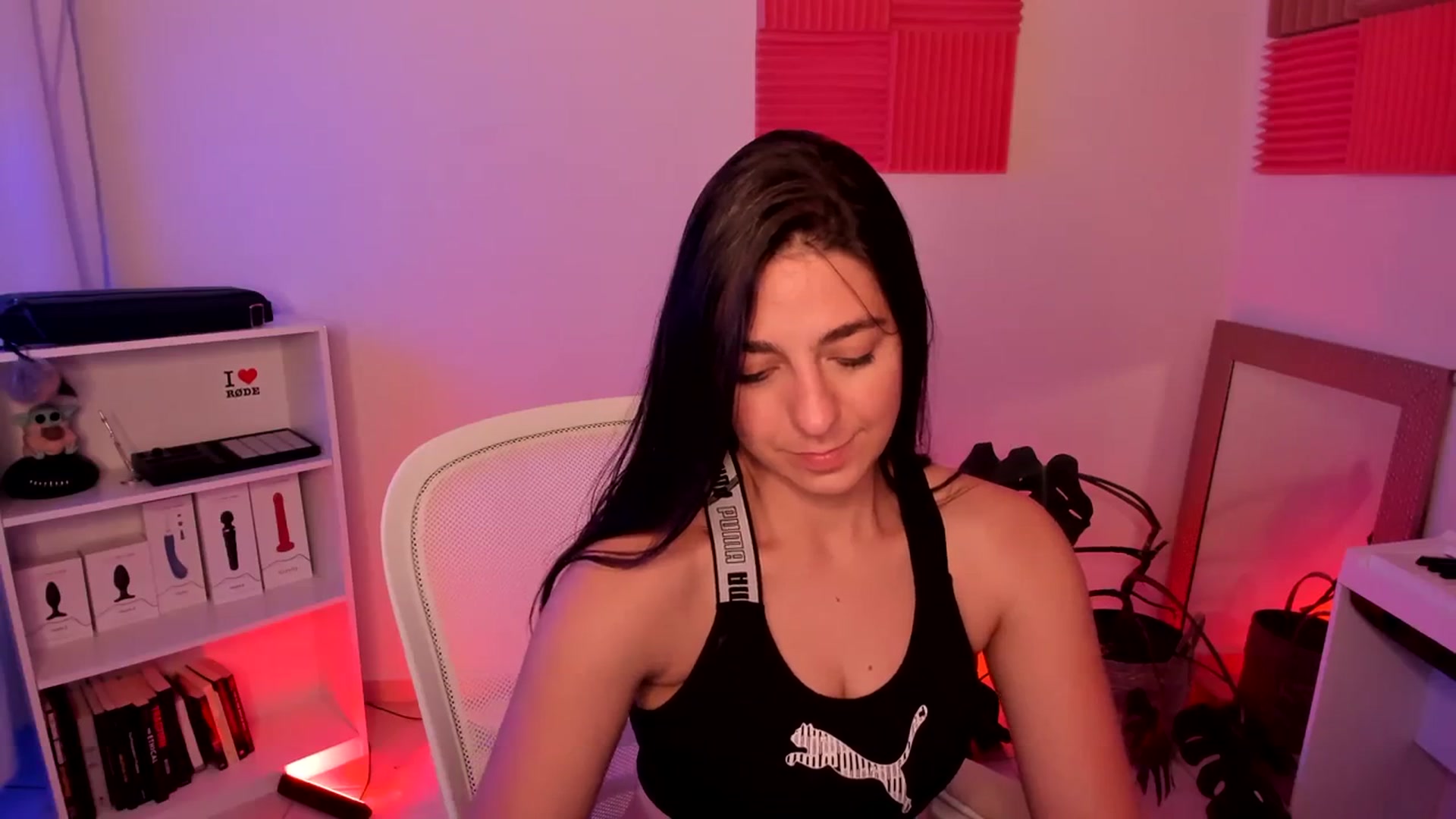 Gallery image thumbnail from anarossanna's myfreecams stream on, 02/16/2024, 04:18 image 6 of 20
