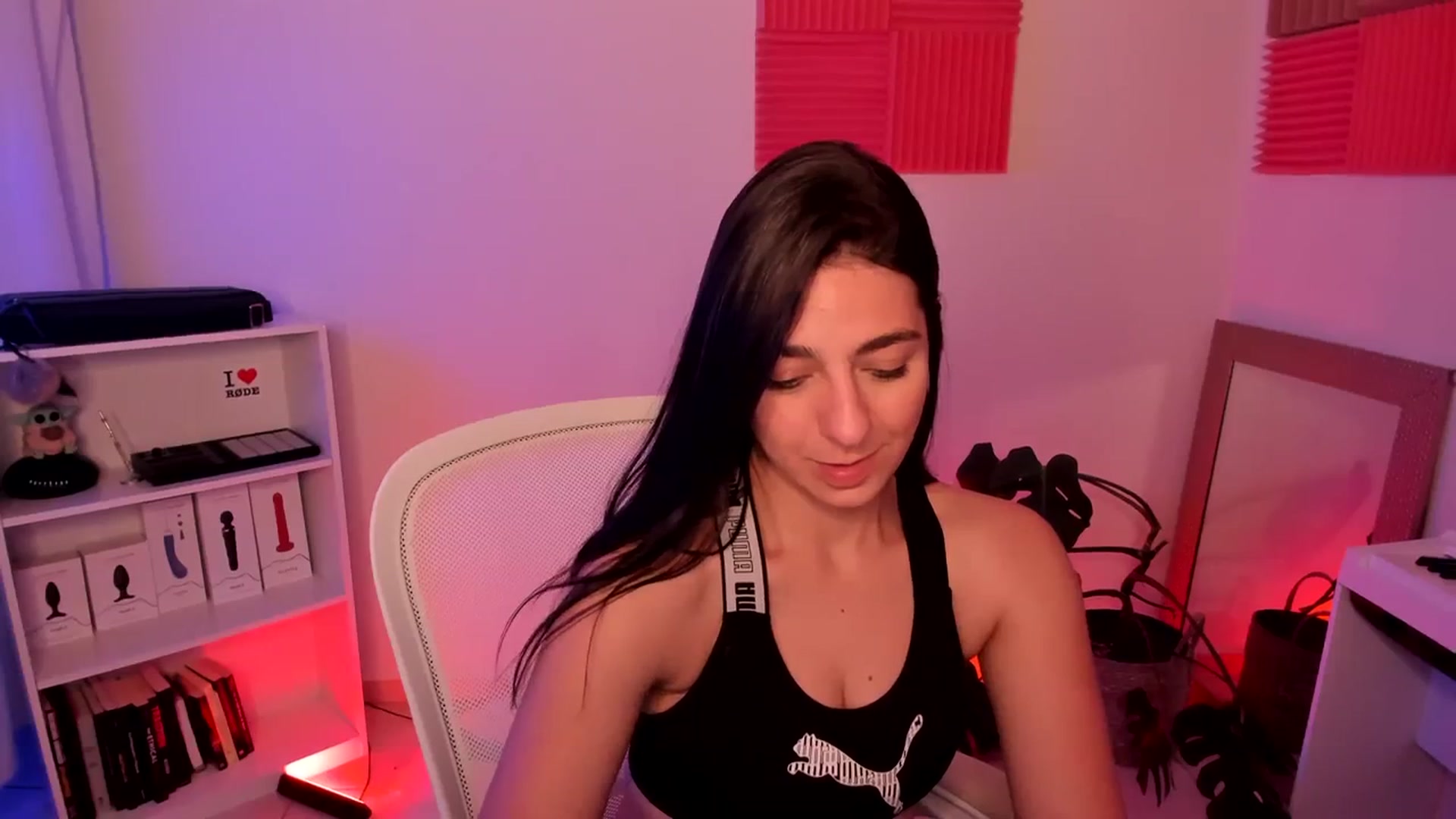 Gallery image thumbnail from anarossanna's myfreecams stream on, 02/16/2024, 04:18 image 7 of 20
