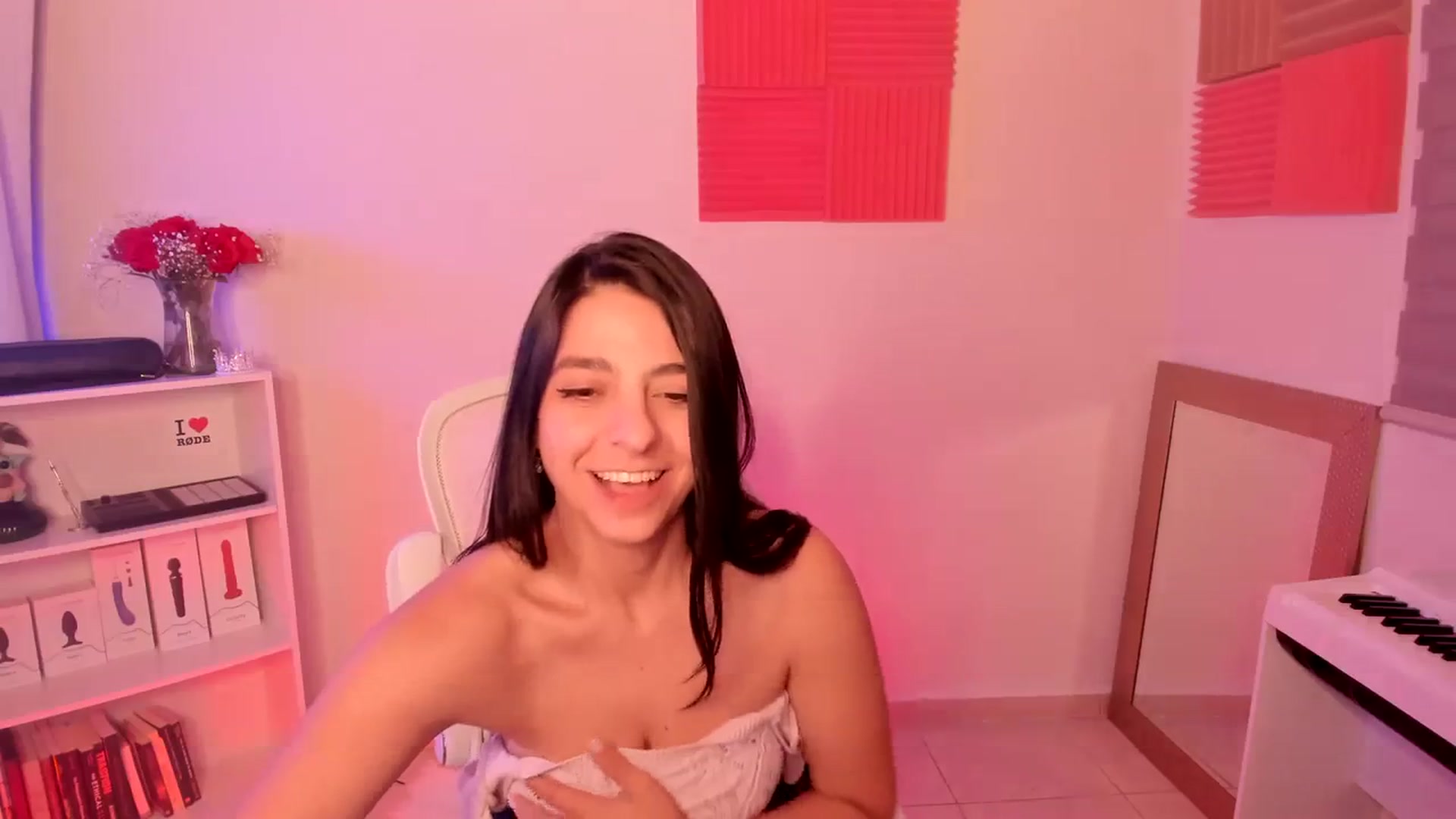 Gallery image thumbnail from anarossanna's myfreecams stream on, 02/19/2024, 04:20 image 18 of 20