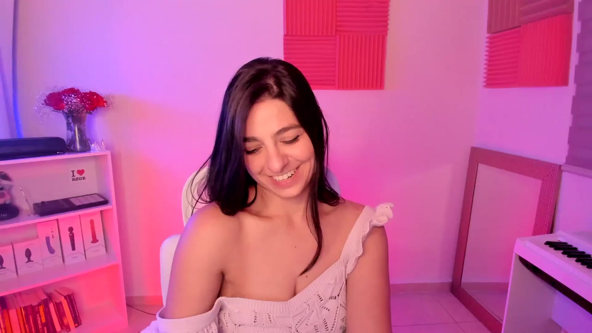 Gallery image thumbnail from anarossanna's myfreecams stream on, 02/19/2024, 04:20 image 4 of 20