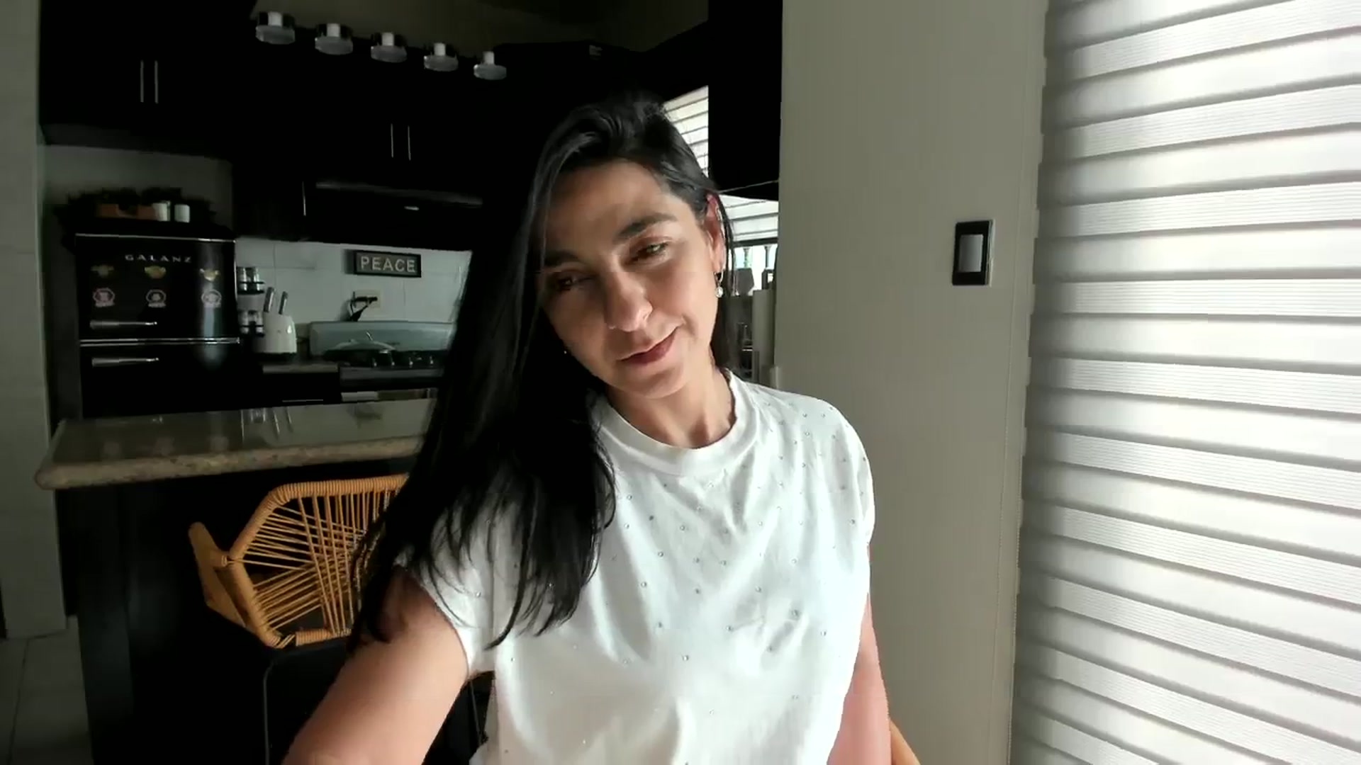 Gallery image thumbnail from anarossanna's myfreecams stream on, 02/26/2024, 20:35 image 20 of 20