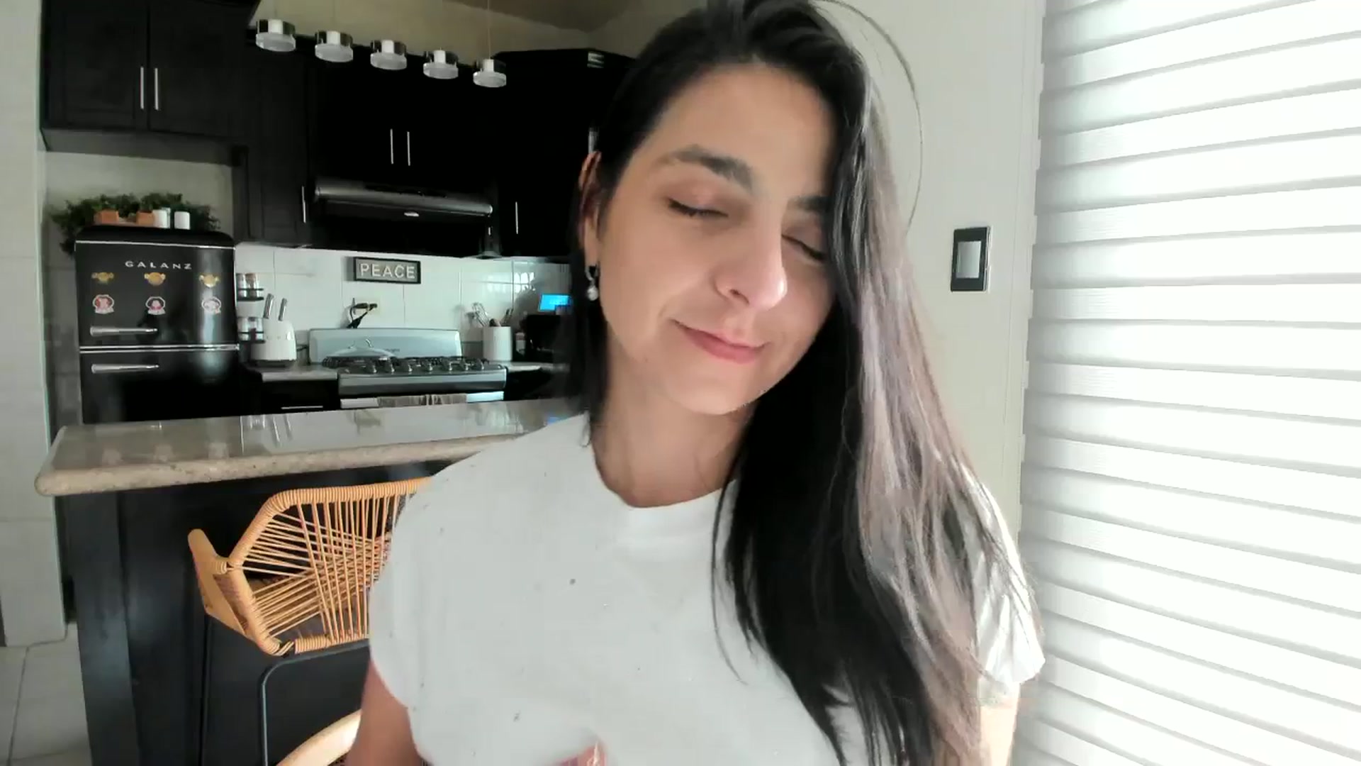 Gallery image thumbnail from anarossanna's myfreecams stream on, 02/26/2024, 20:35 image 5 of 20