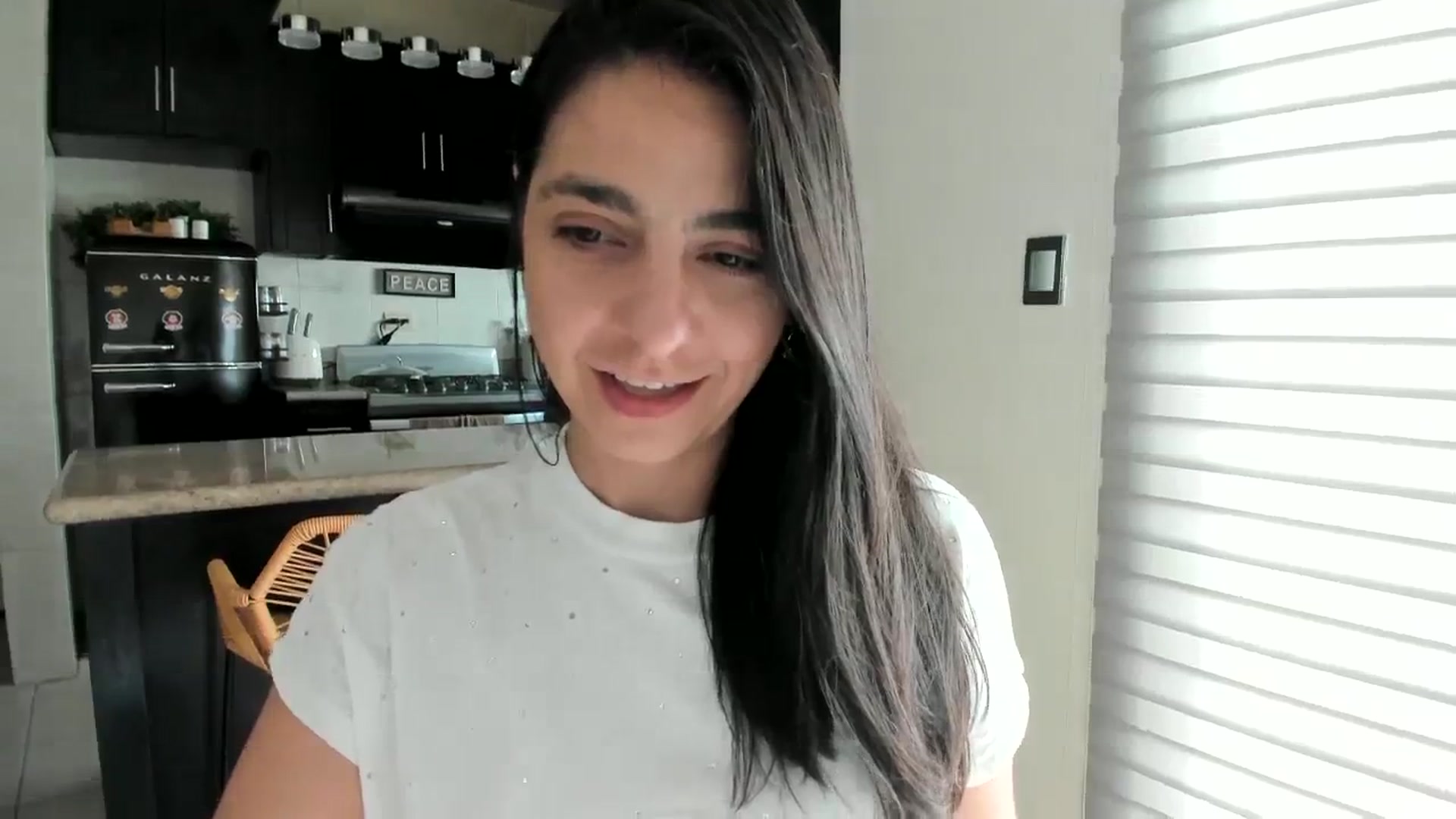 Gallery image thumbnail from anarossanna's myfreecams stream on, 02/26/2024, 20:35 image 8 of 20