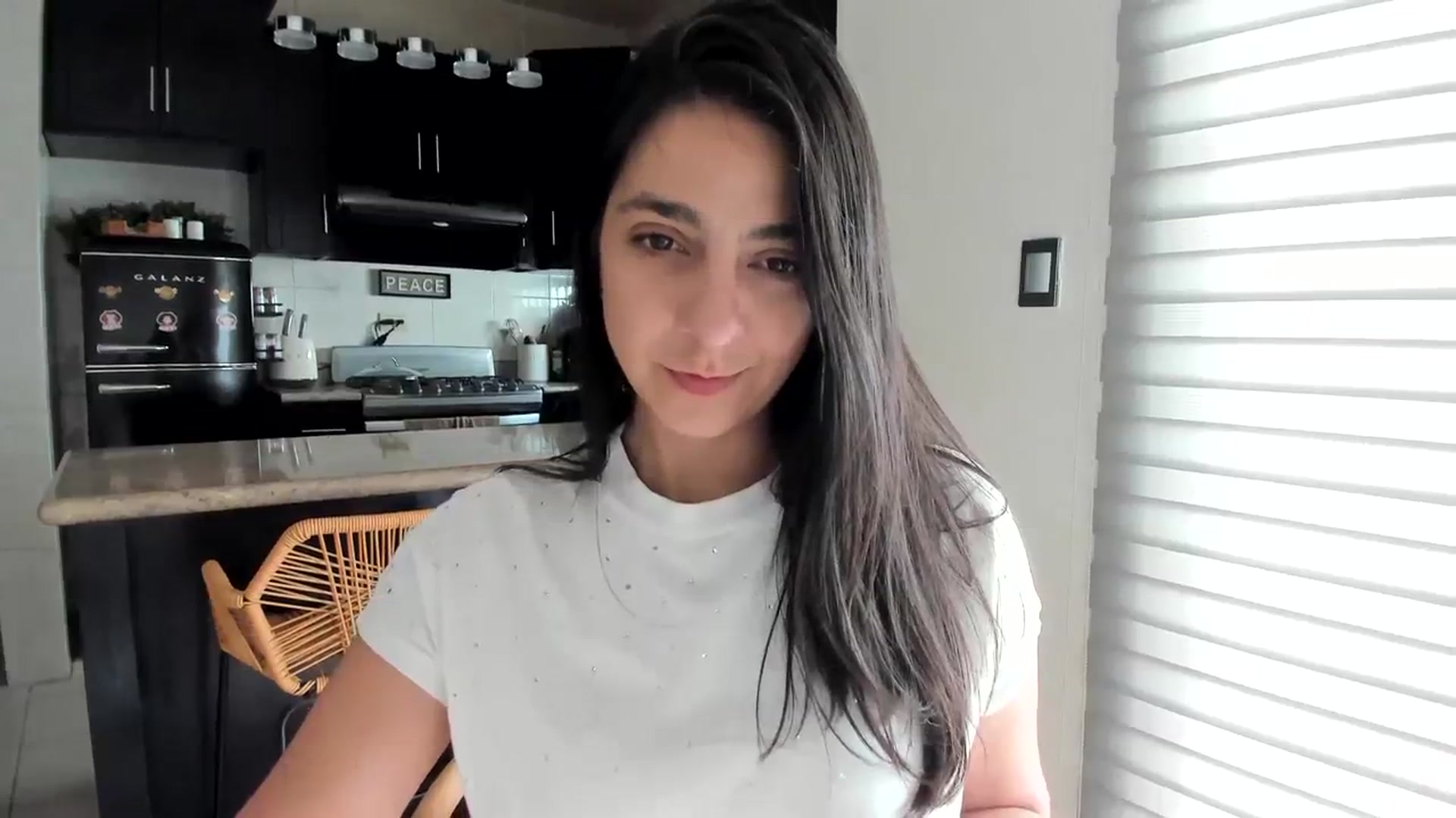 Gallery image thumbnail from anarossanna's myfreecams stream on, 02/26/2024, 20:35 image 17 of 20